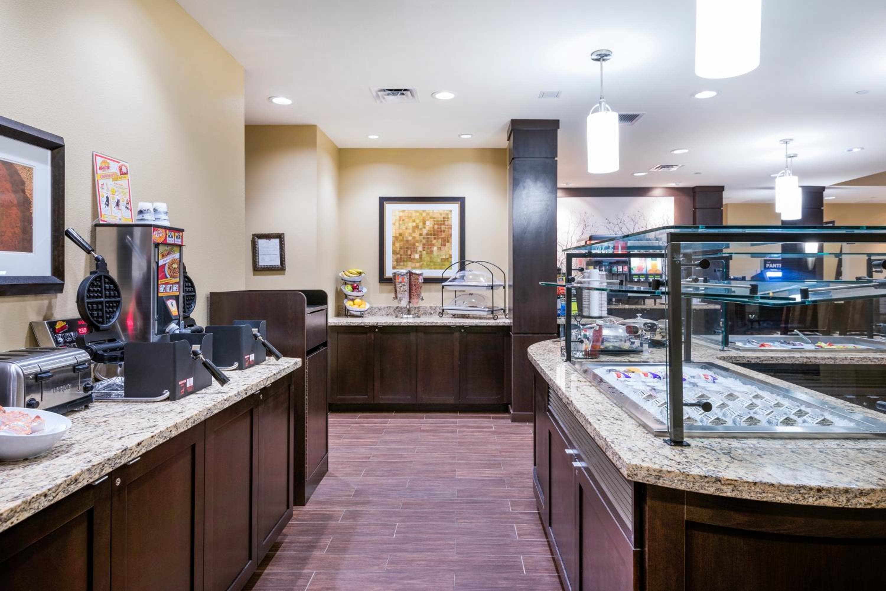 Staybridge Suites Eau Claire - Altoona by IHG, Altoona, photo 2