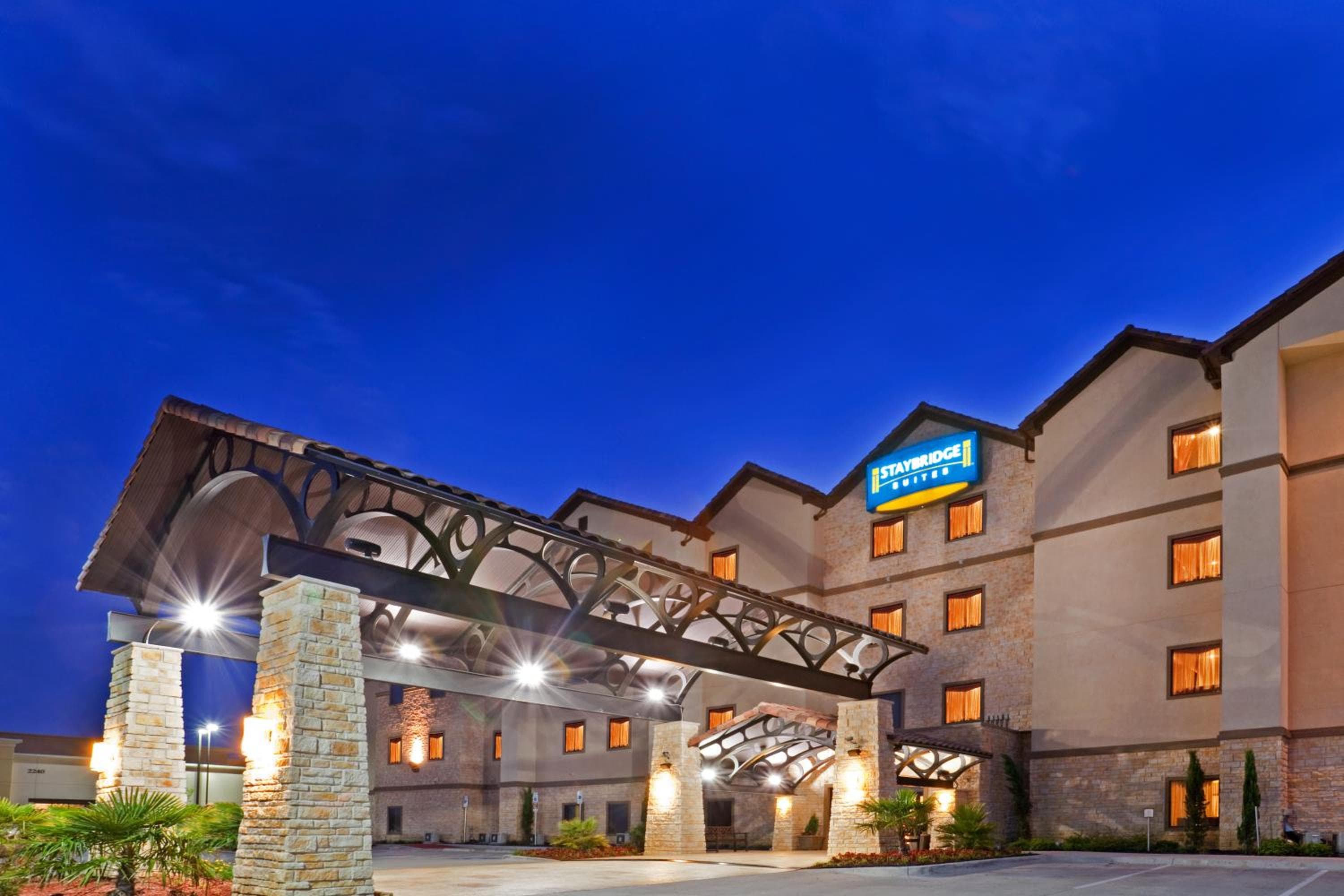 Staybridge Suites DFW Airport North by IHG, Irving