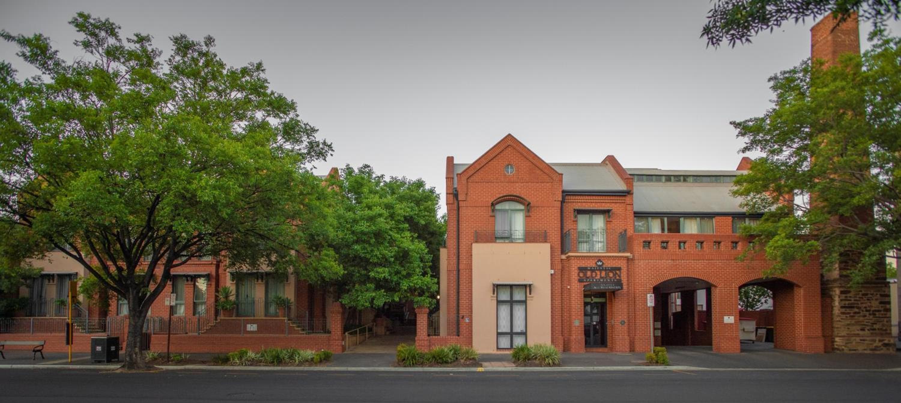 Majestic Old Lion Apartments, Adelaide