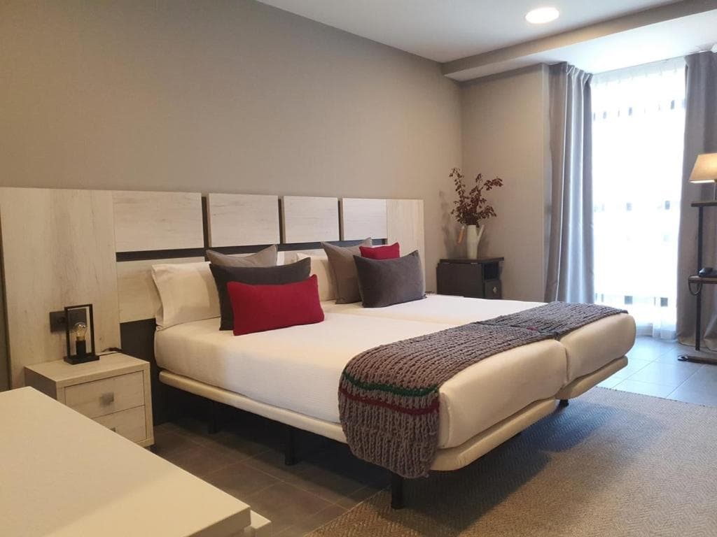 Apartahotel 5dos5, Oviedo, photo 2