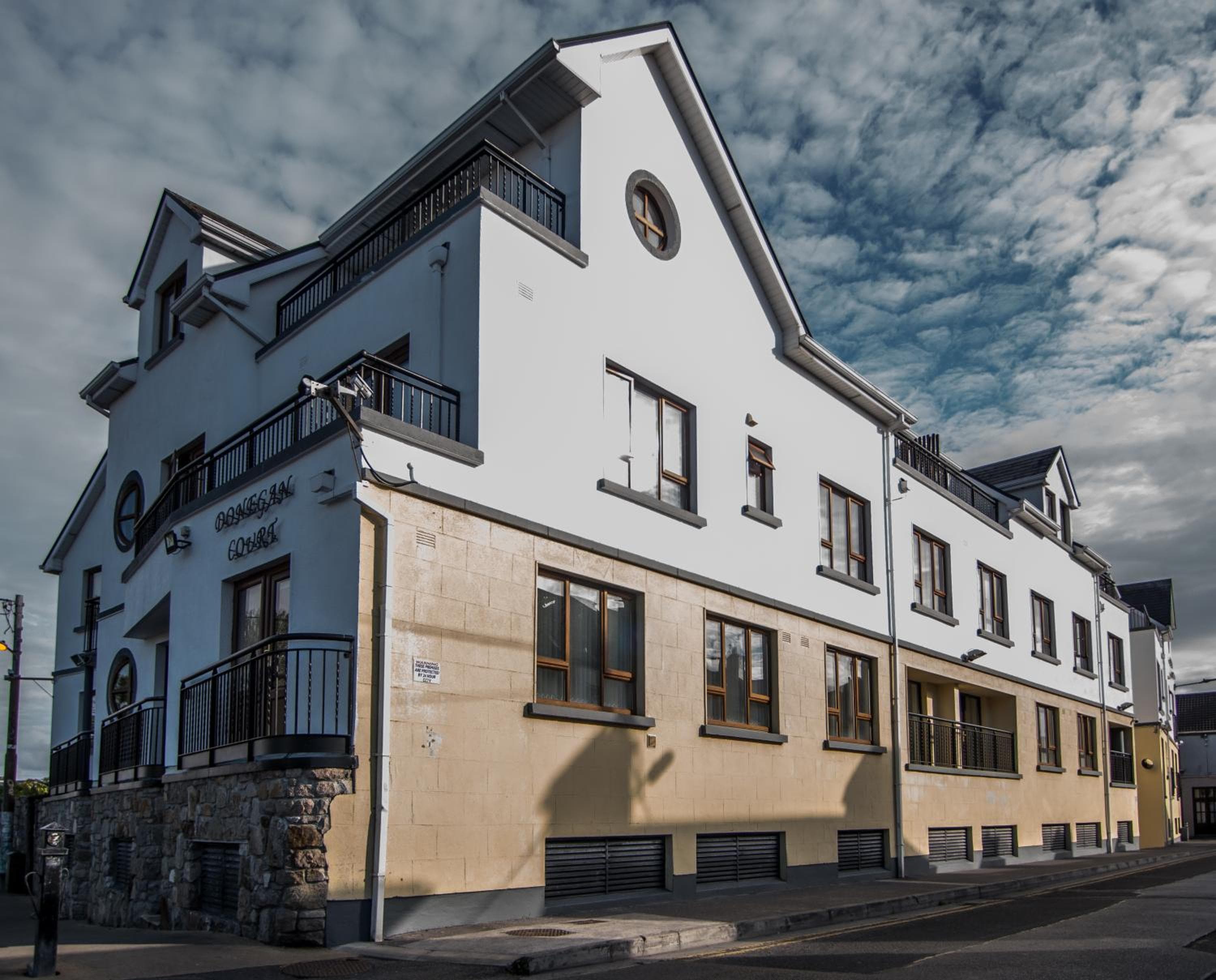 Donegan Court Aparthotel, Galway