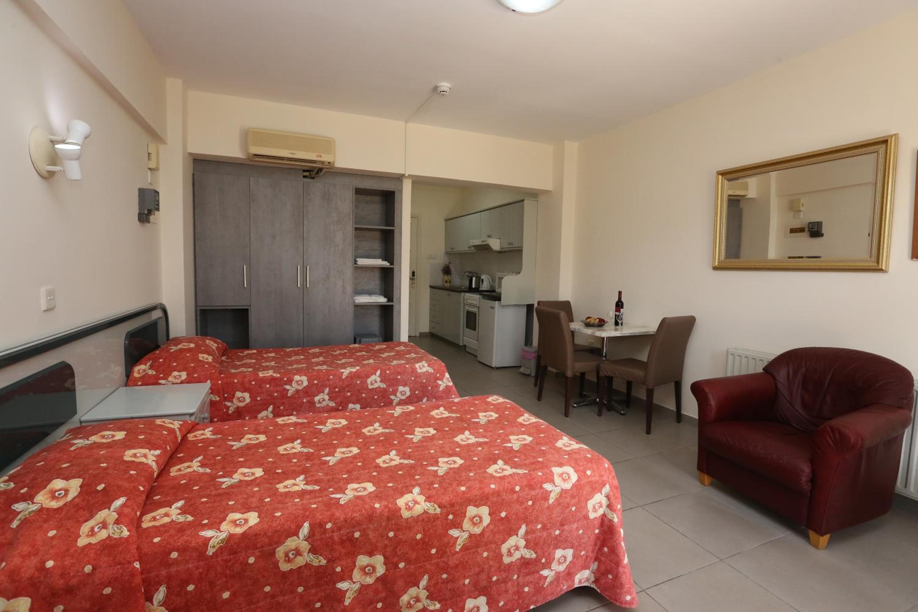 Sunquest Gardens Holiday Resort, Limassol, photo 2