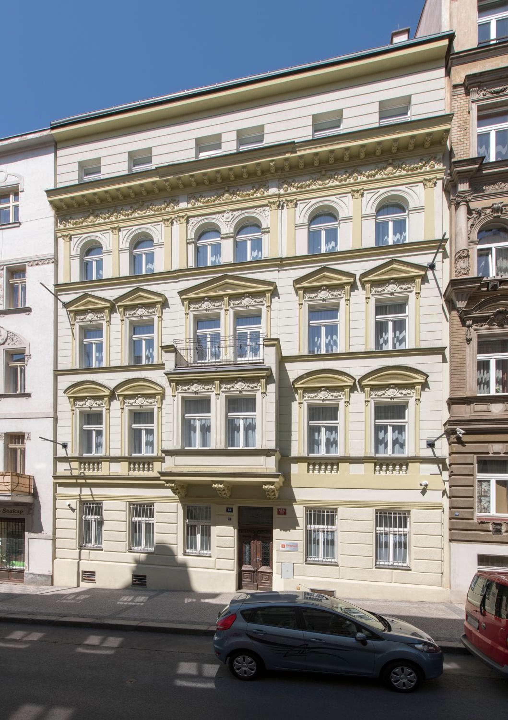 Downtown Suites Kodanska, Prague