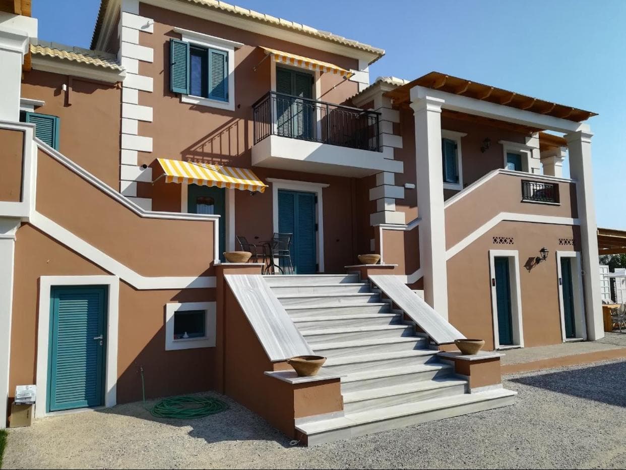 Armeno Resort, Marathias