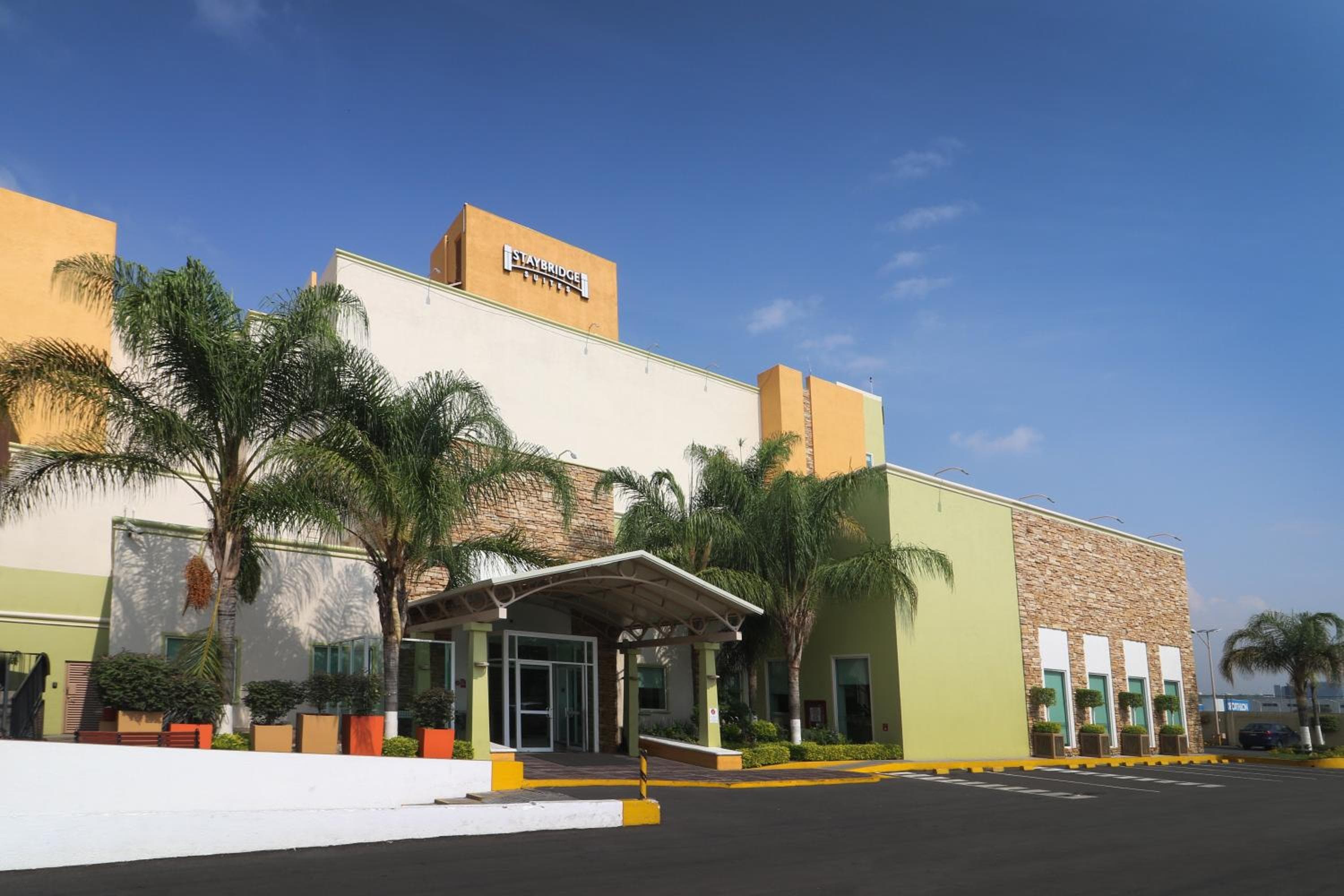 Staybridge Suites Queretaro by IHG, Querétaro