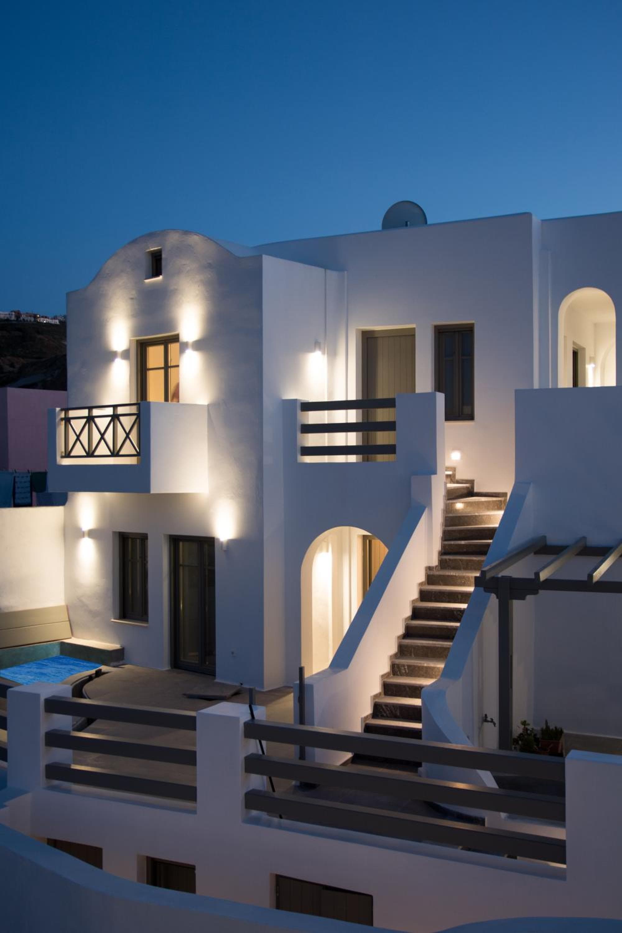 Amphitrite Suites Santorini, Vóthon