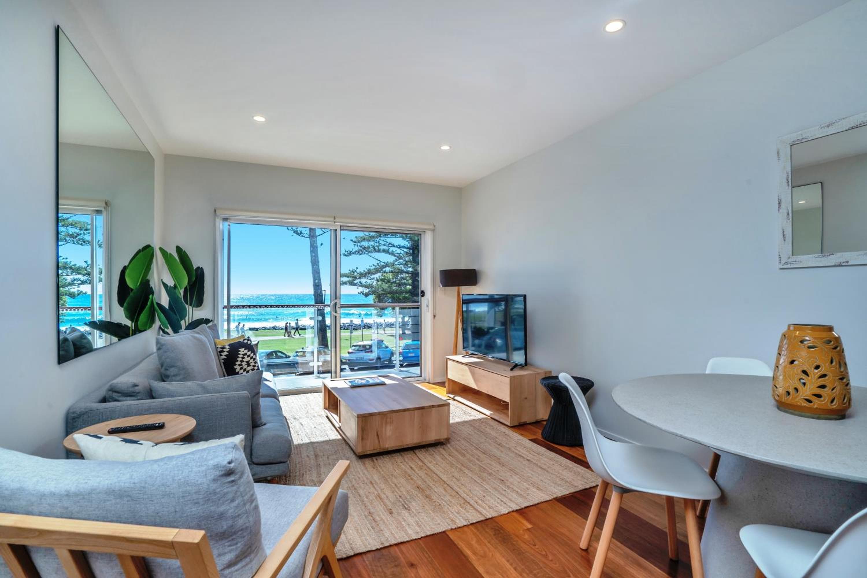 Bujerum Apartments on Burleigh, Gold Coast, photo 4