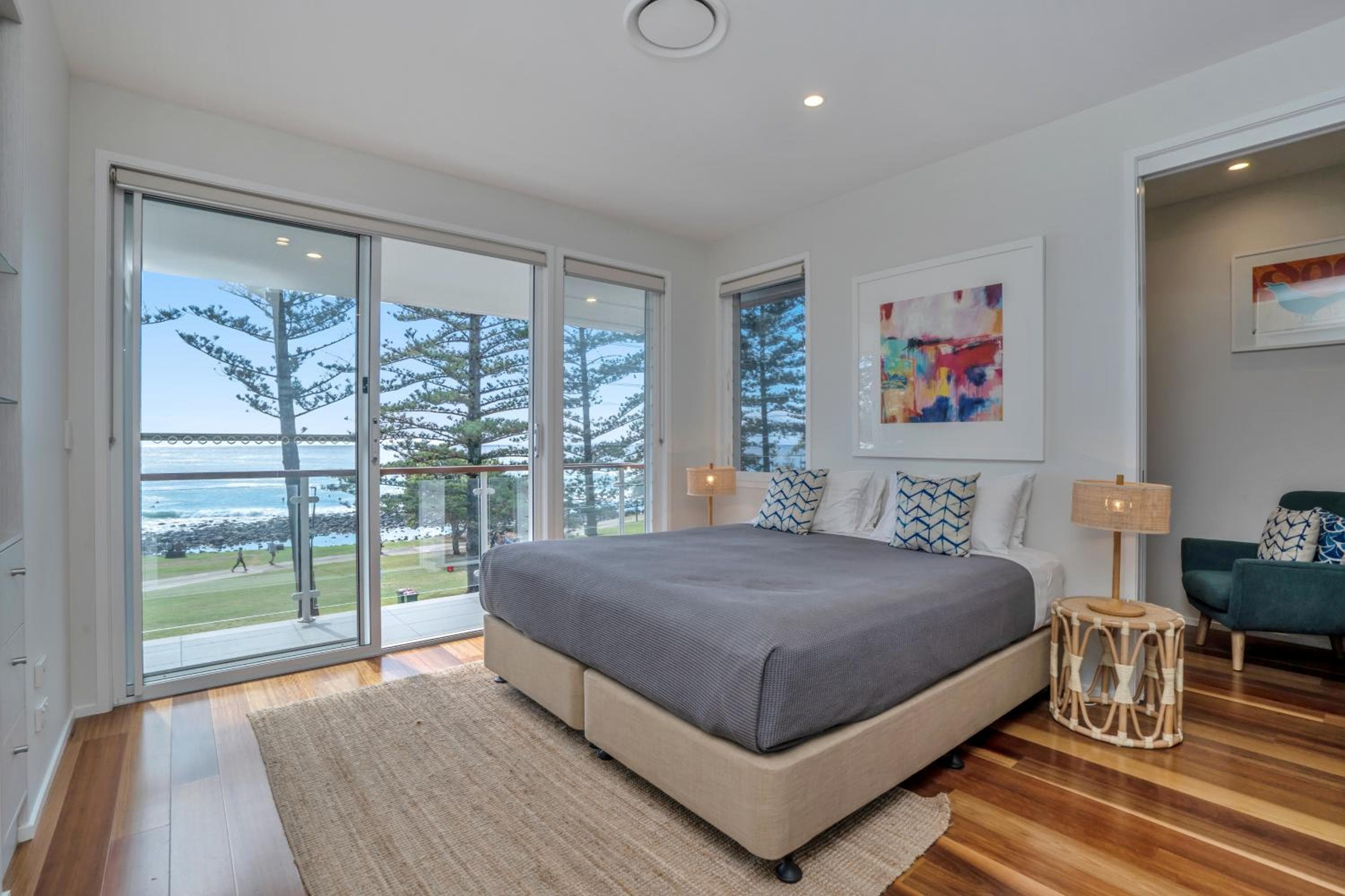 Bujerum Apartments on Burleigh, Gold Coast, photo 2