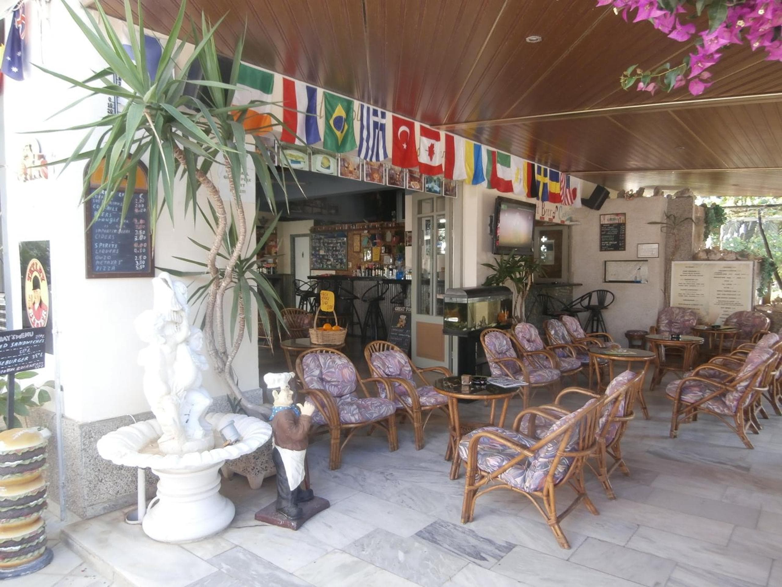 Harry's Bar & Apartments 1, Acharavi, photo 2