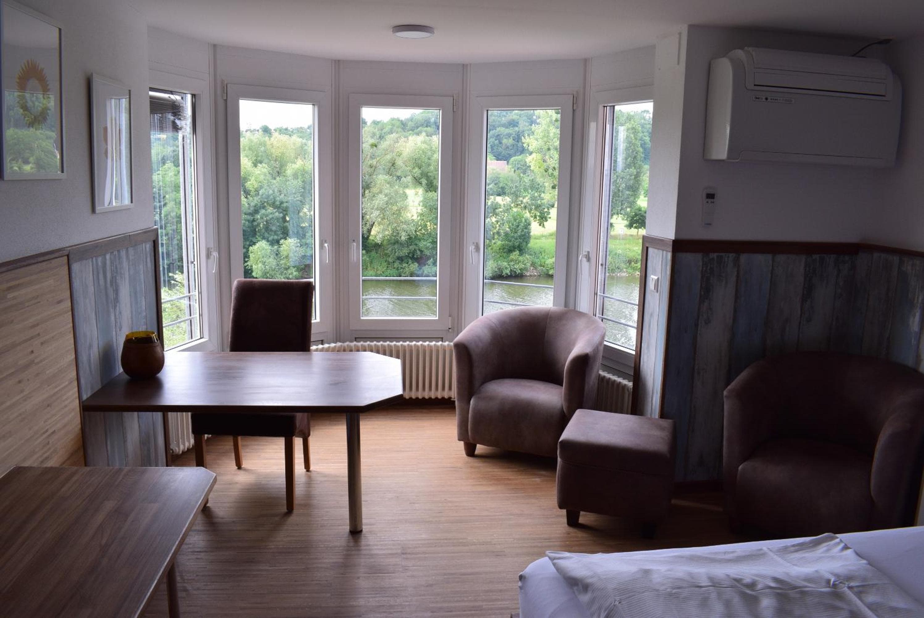 Apartments mit Klimaanlage am Neckarufer, Schöne Aussicht, Bad Friedrichshall, photo 2
