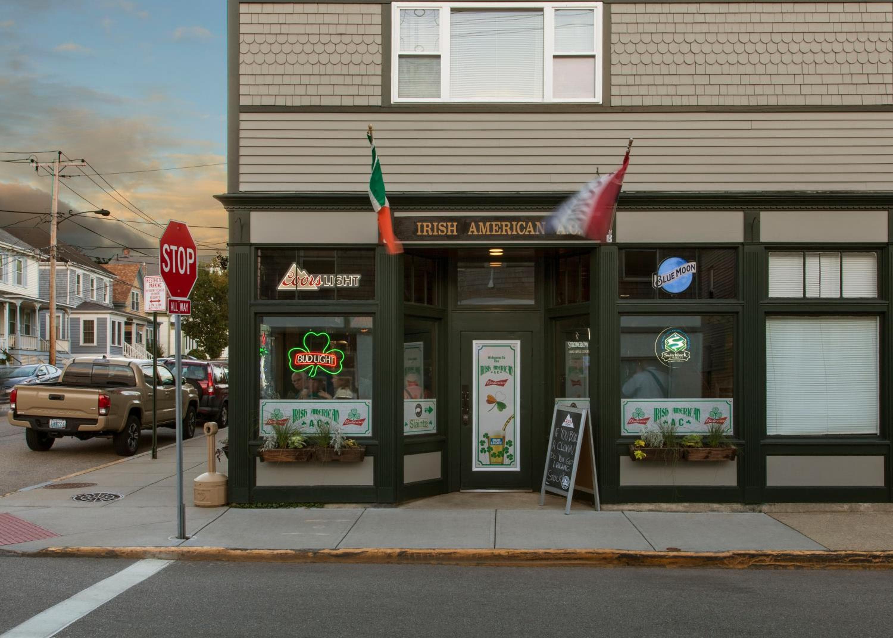 Irish American INN, Newport