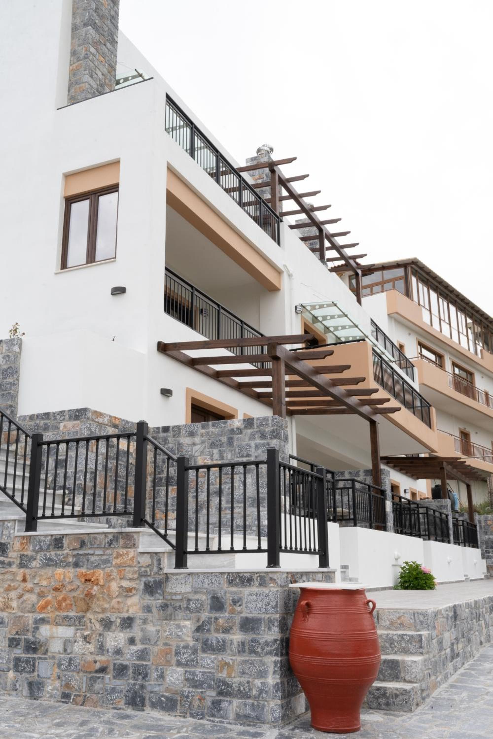 Dictamus Homes, Magoulás