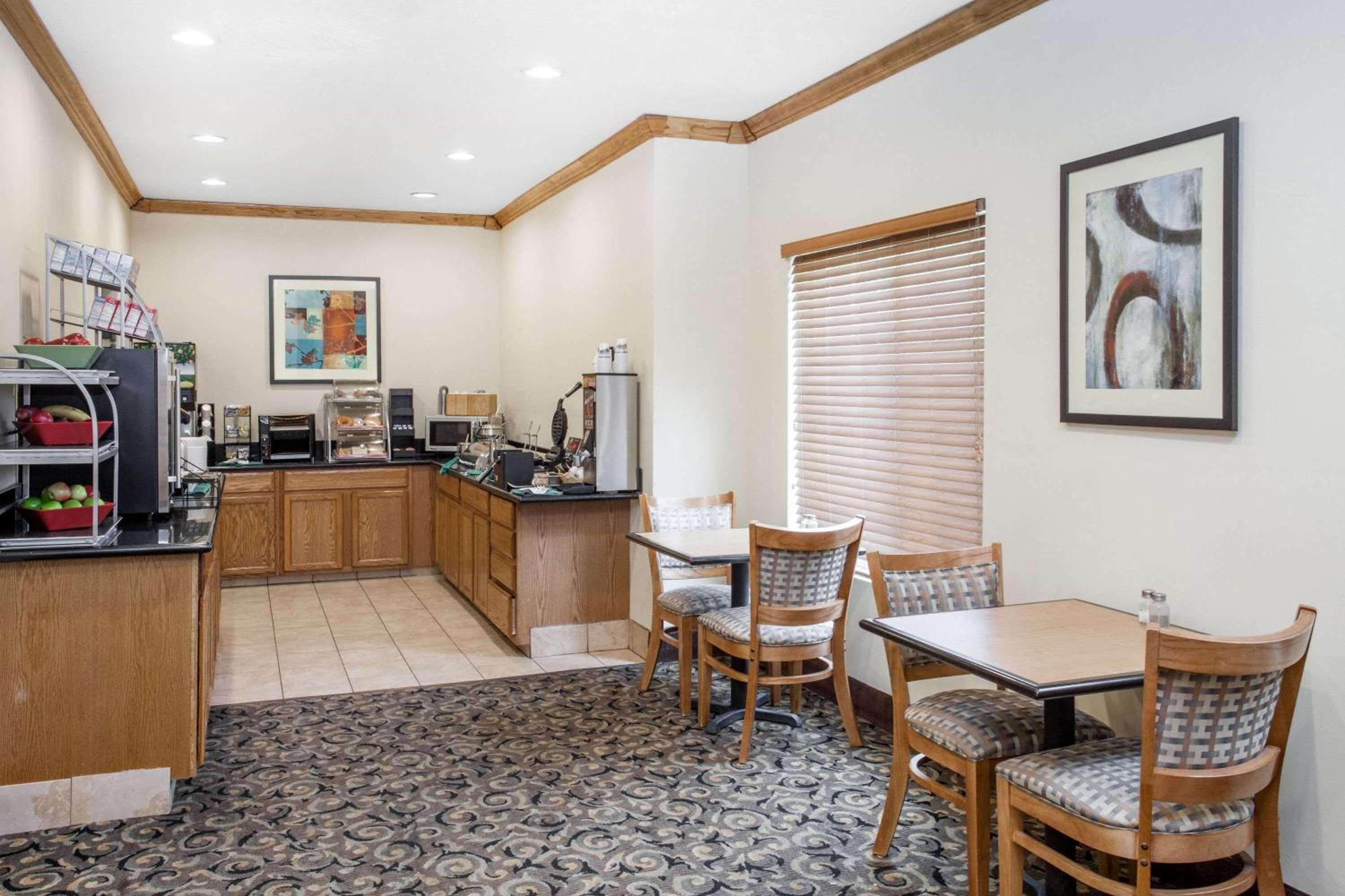 Hawthorn Extended Stay by Wyndham Decatur, Decatur, photo 6
