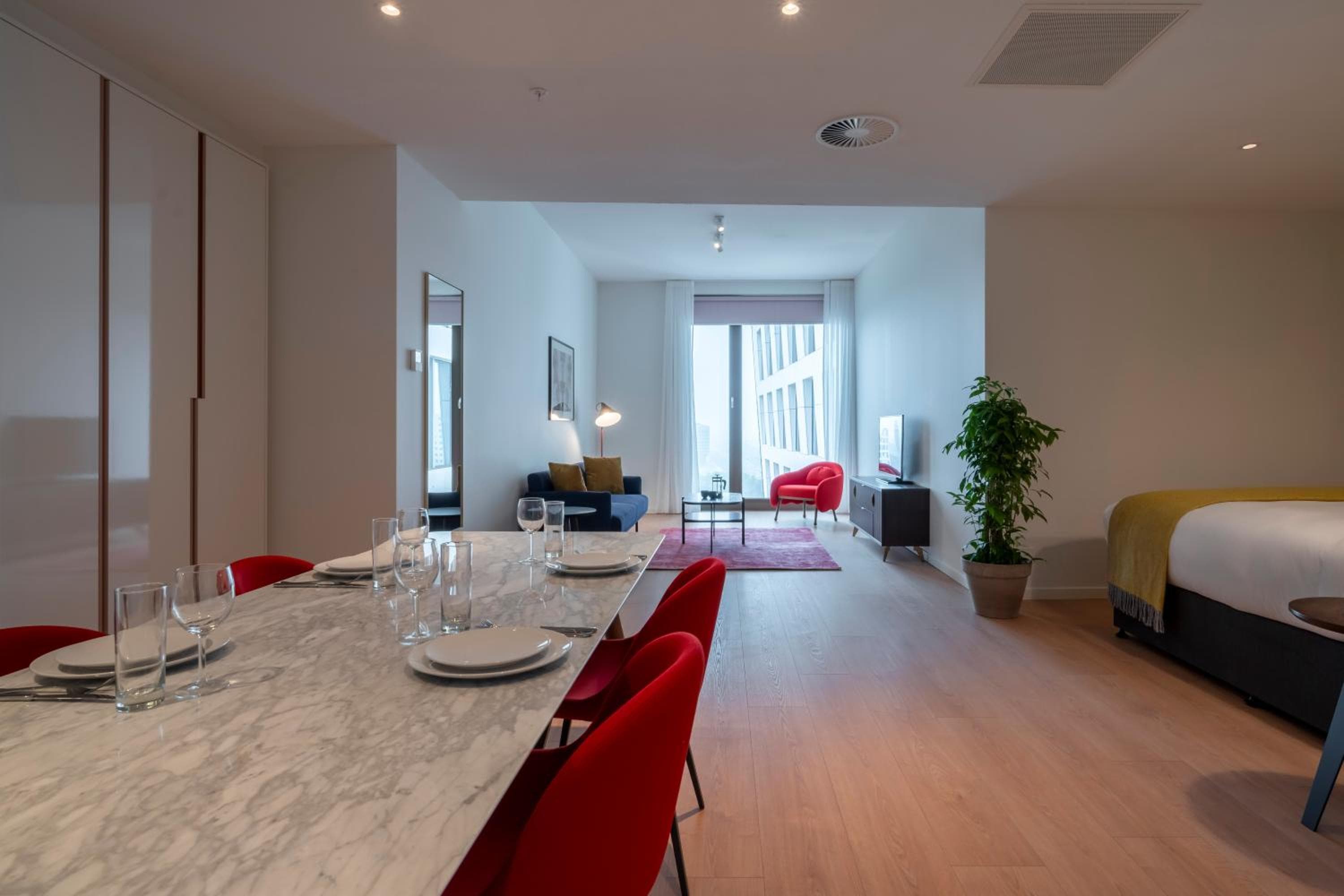PREMIER SUITES Amsterdam, Amsterdam, photo 6