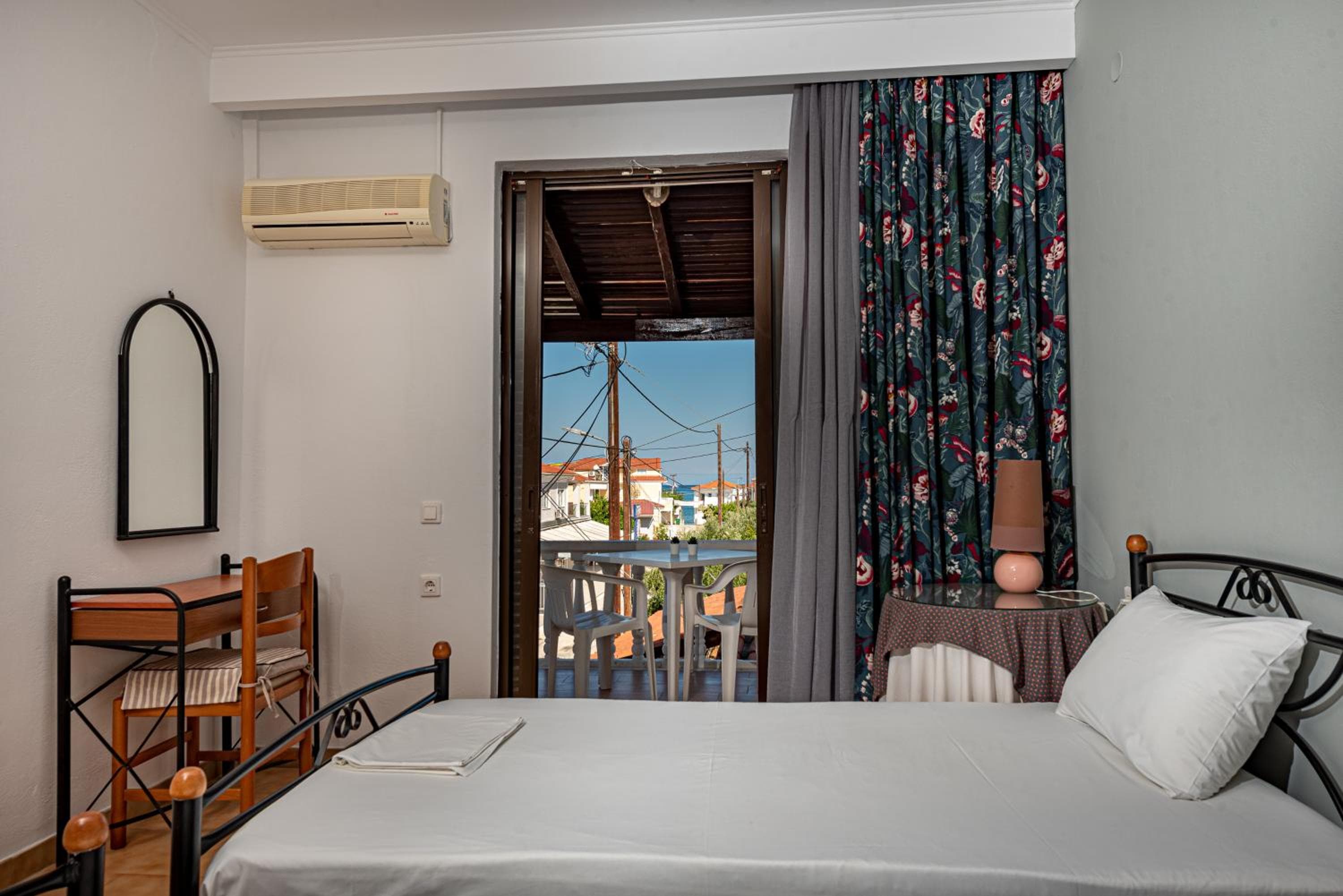 Metsovo Studios, Laganas, photo 6
