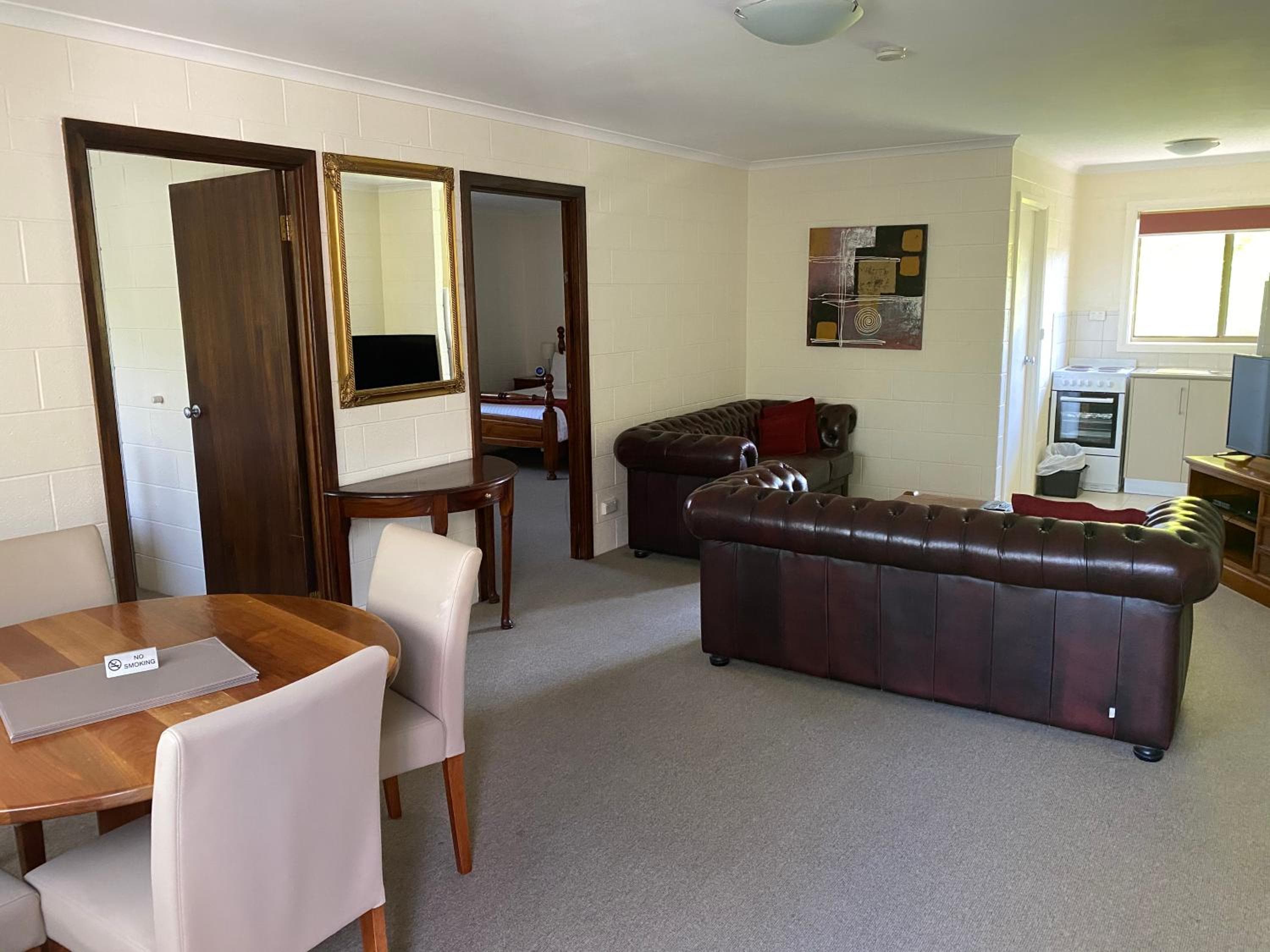 Grosvenor Court Apartments, Hobart, photo 3