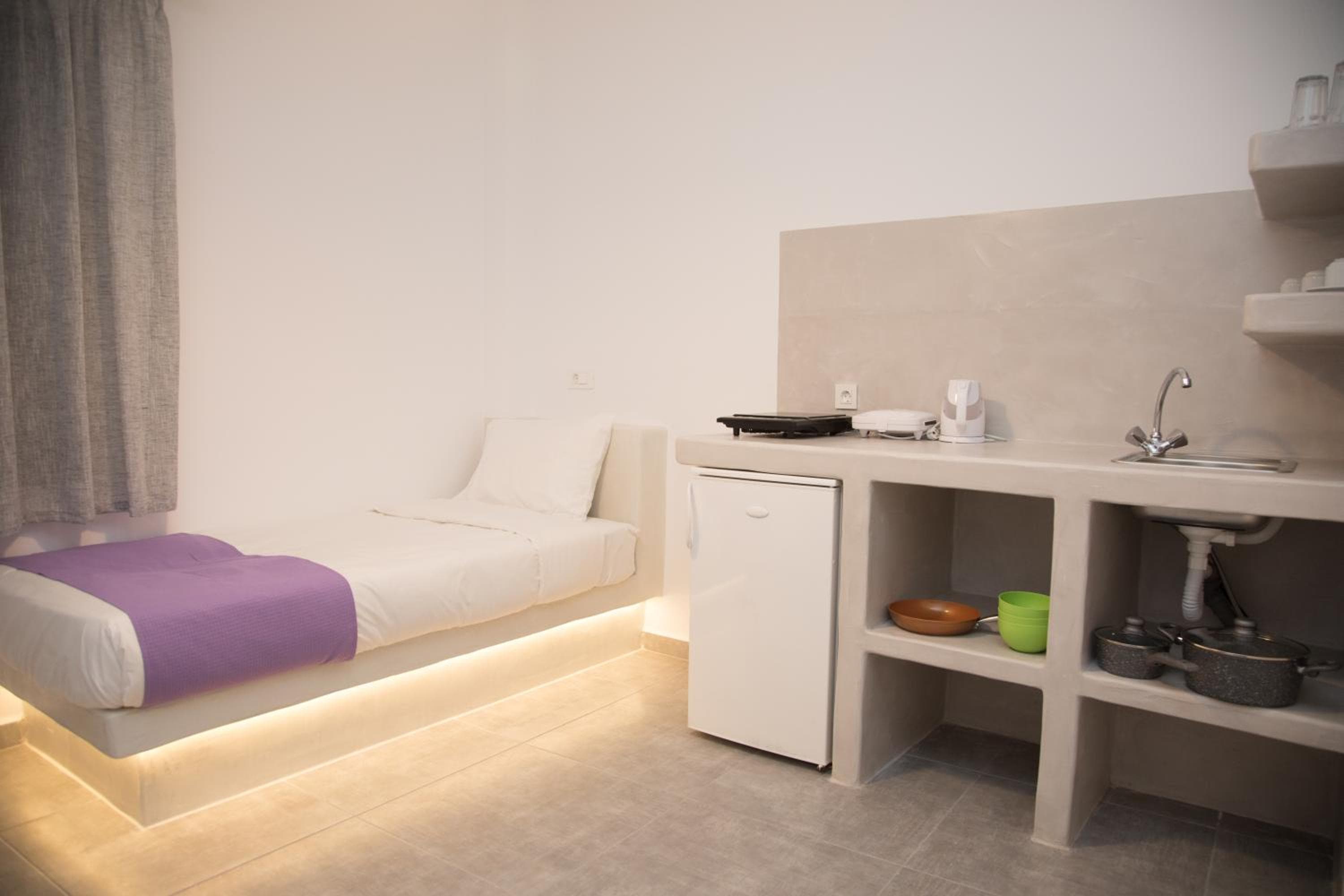 Markakis Studios Fira Town, Fira, photo 4