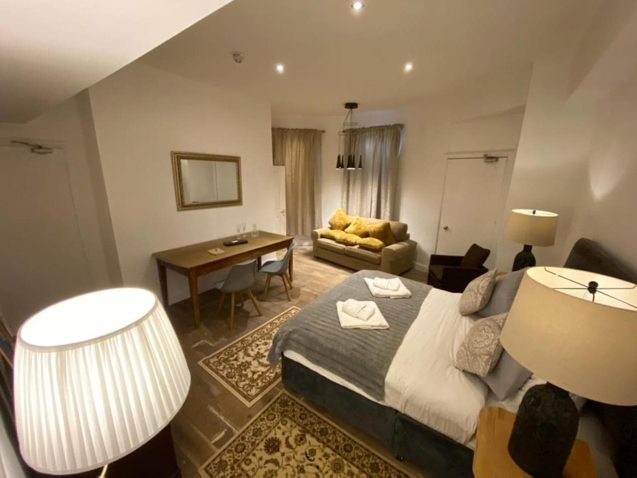 Queen Street Boutique Suites, Edinburgh