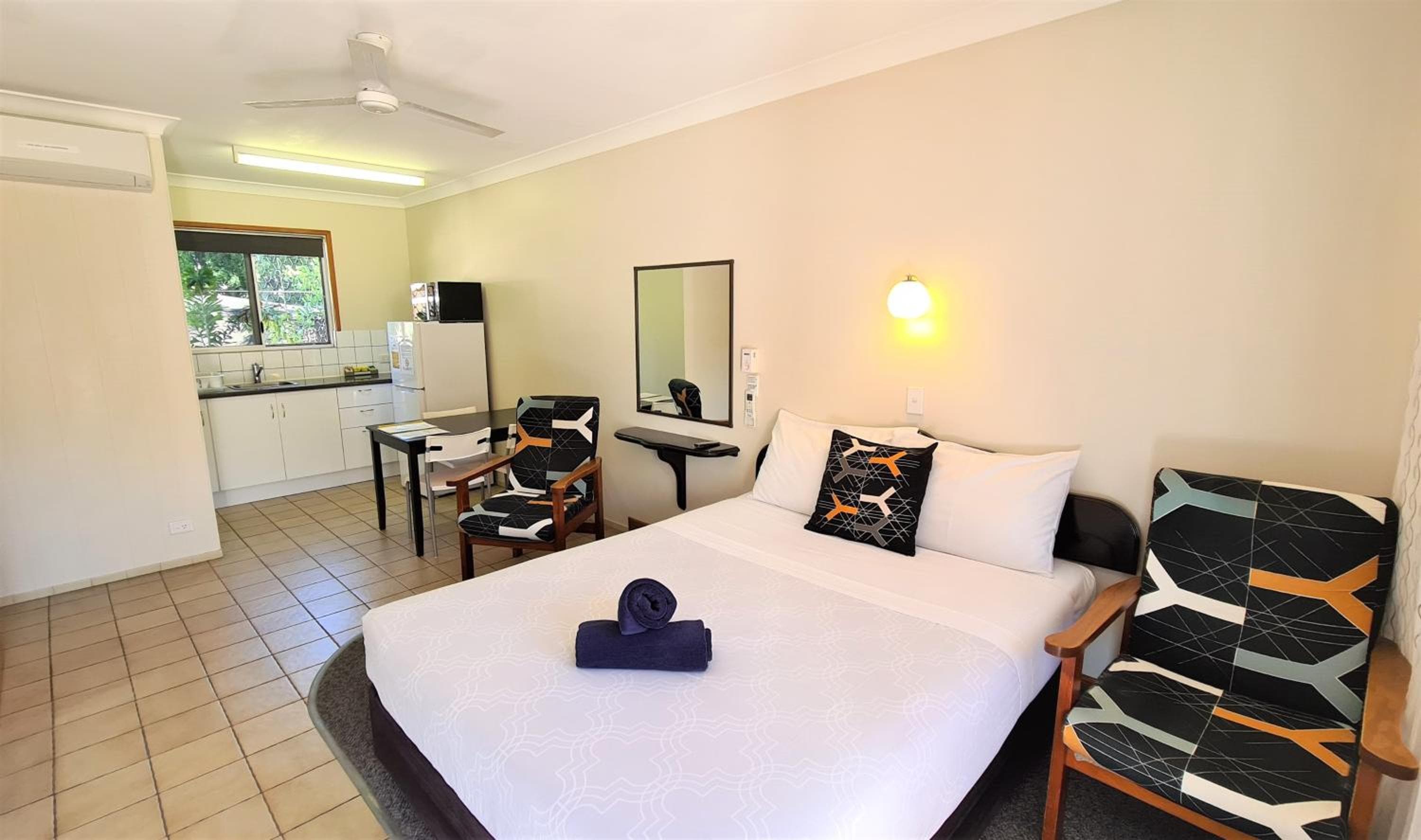 Paradise Court Holiday Units, Airlie Beach, photo 6