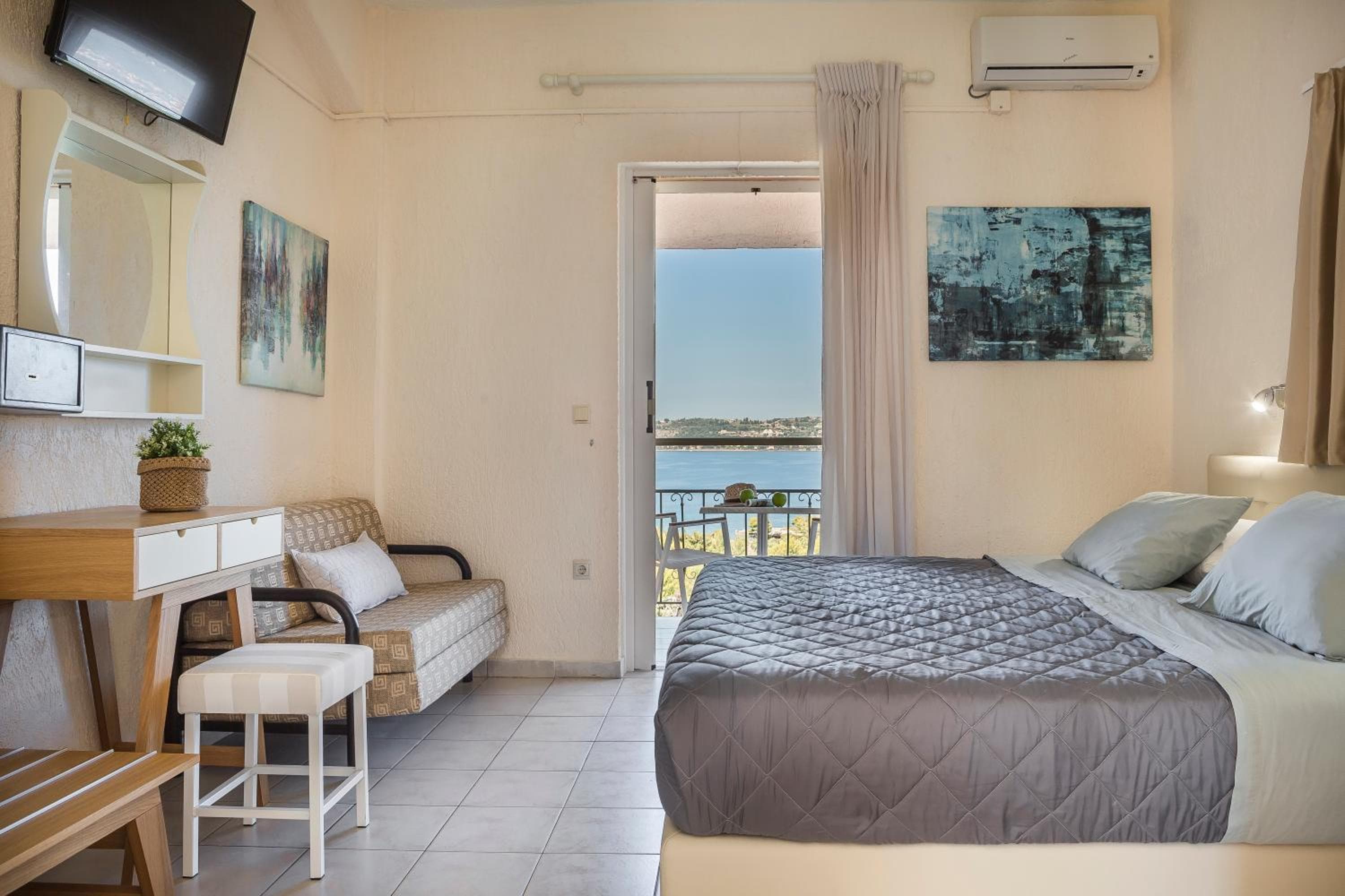 Panorama Fanari studios and apartments, Argostoli, photo 4