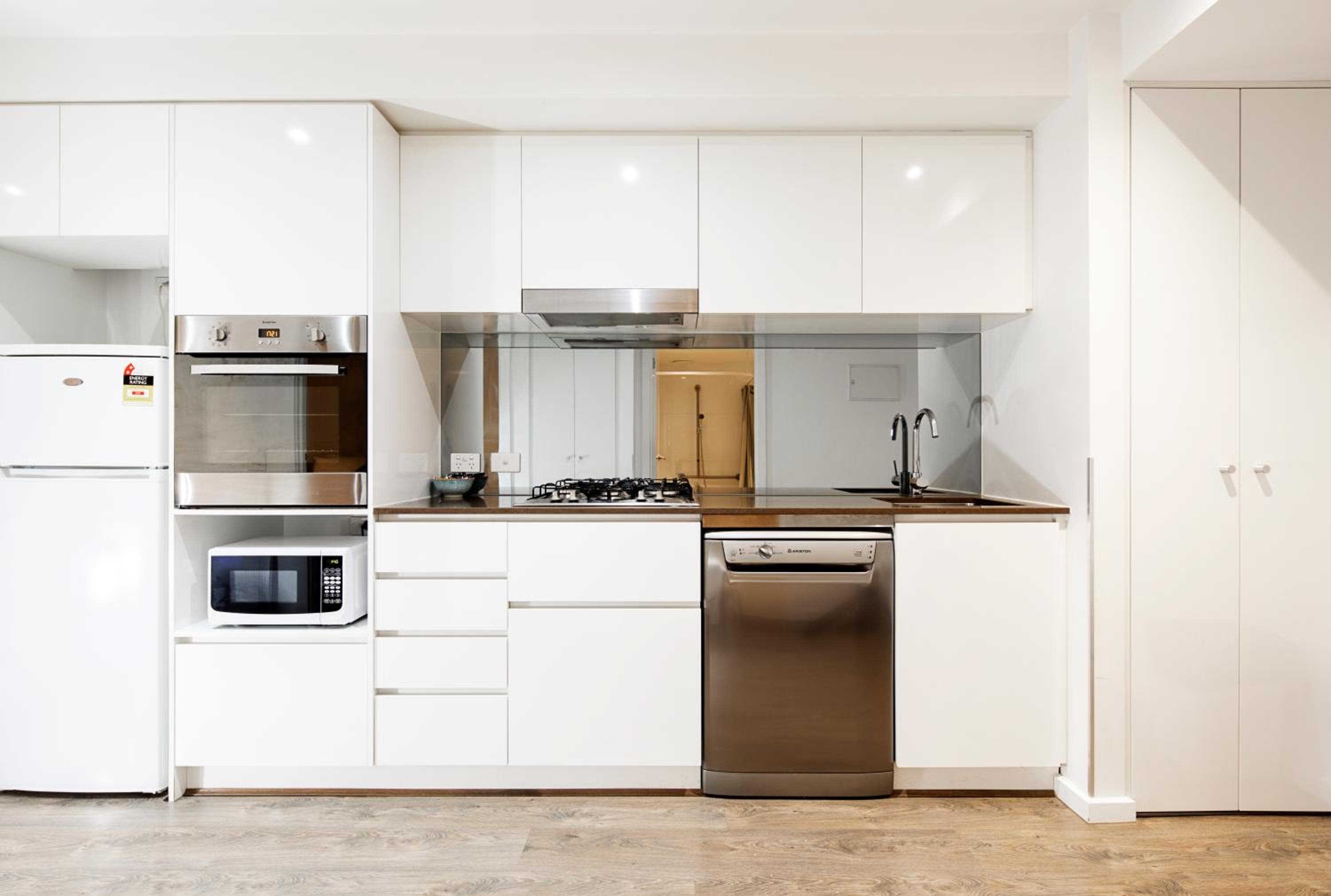 RNR Serviced Apartments North Melbourne, Melbourne, photo 6