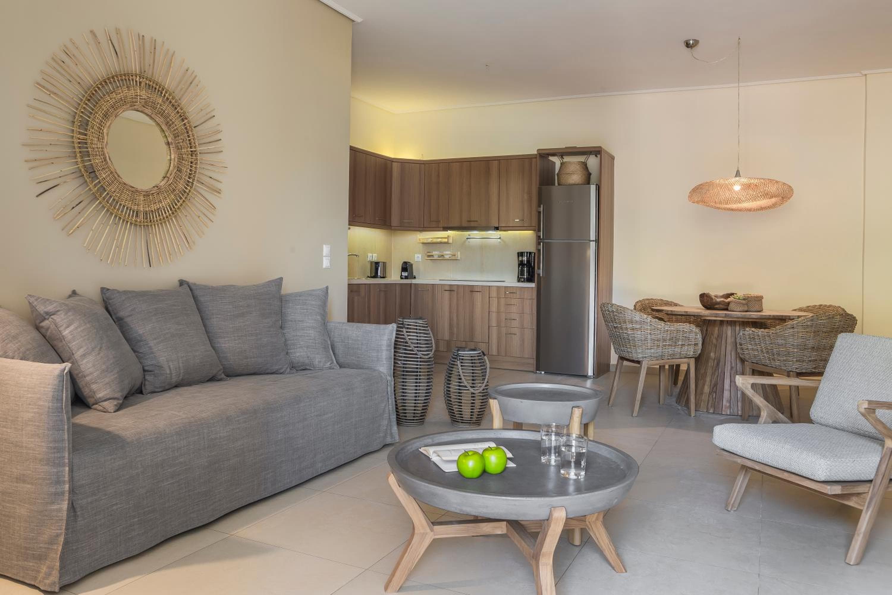 Meliti Waterfront Suites, Karavomylos, photo 4