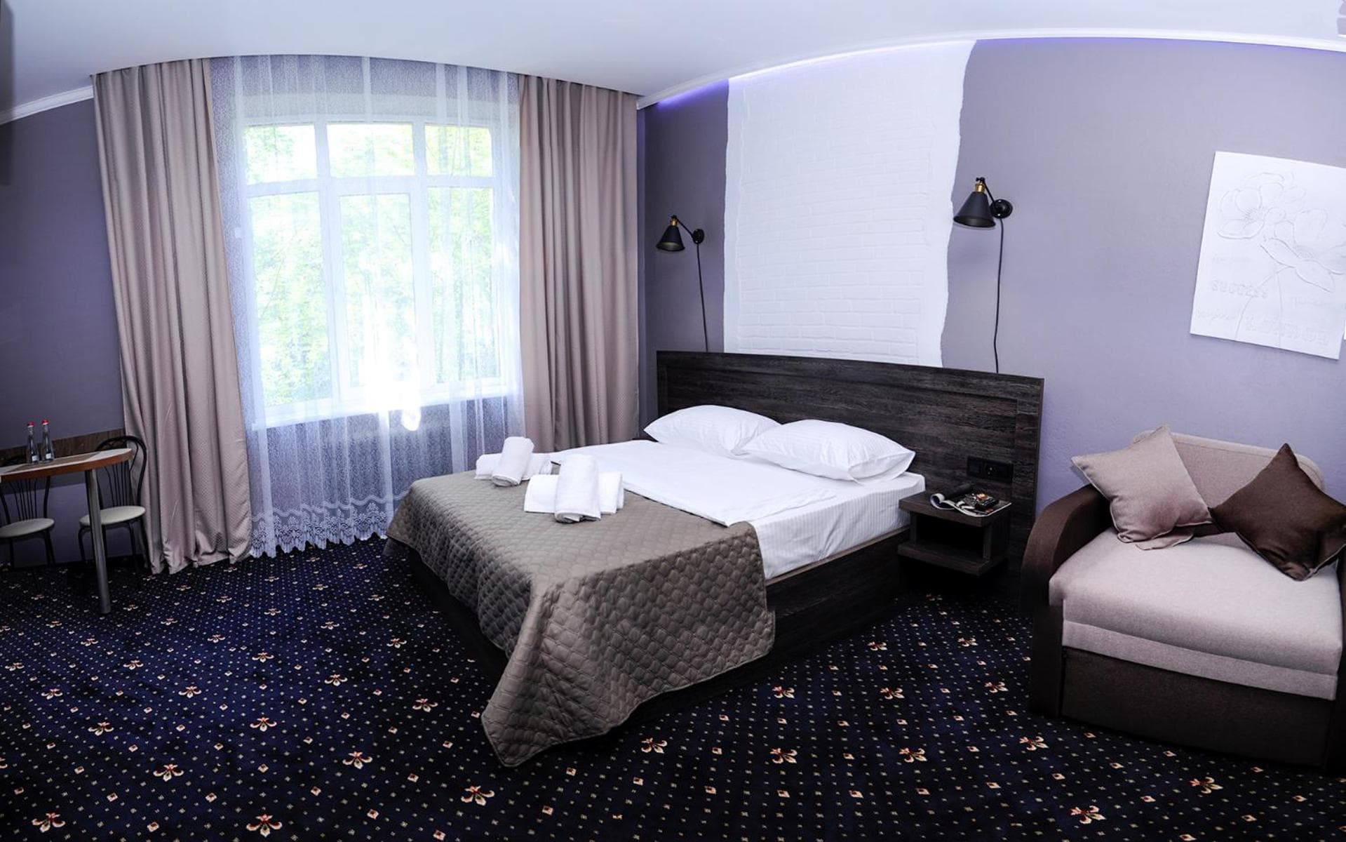 Luxury.ap, Ivano-Frankivsʼk