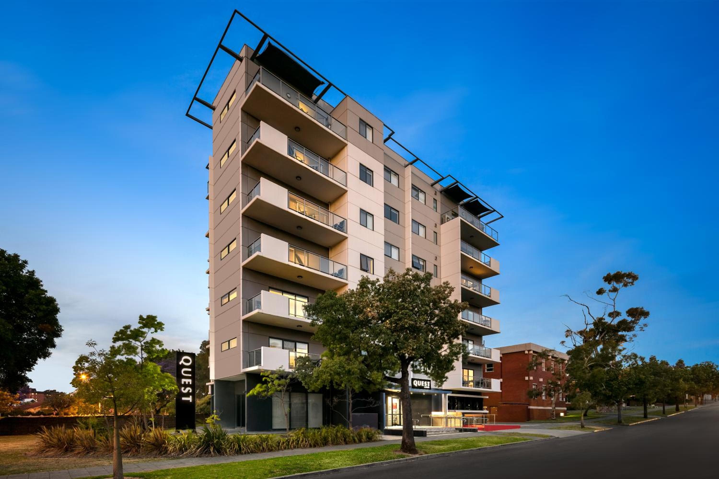Quest on Rheola, Perth