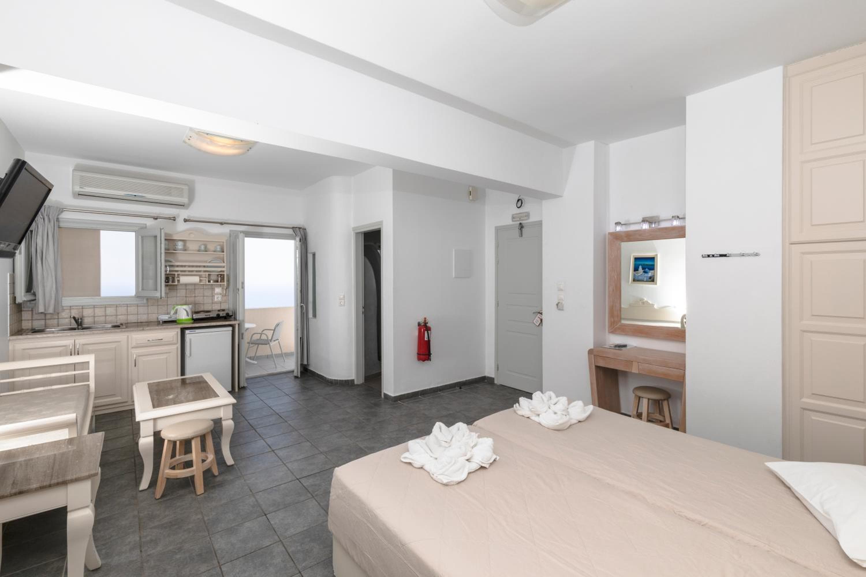 Erato Apartments, Firostefani, photo 3