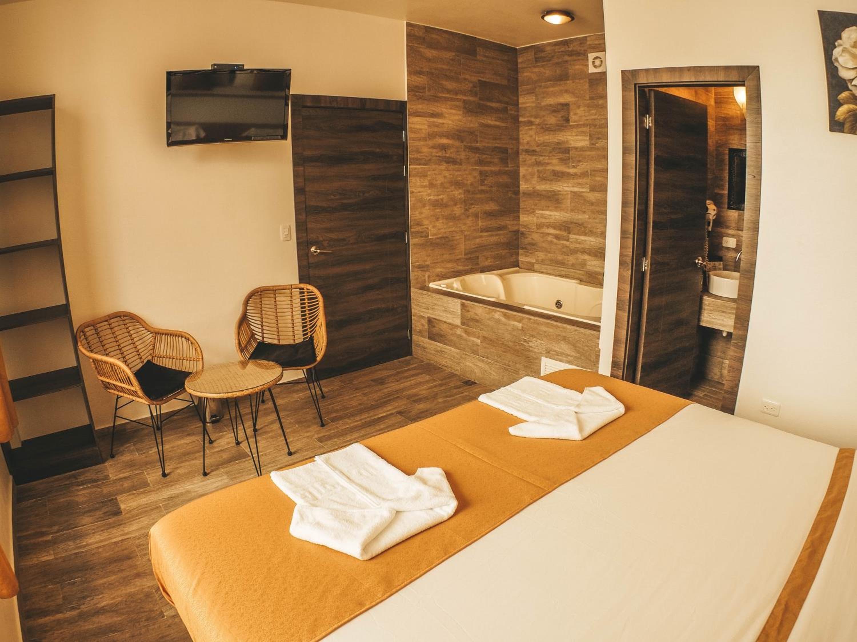 Toucan Platinum Suites Aparthotel, Mindo, photo 2