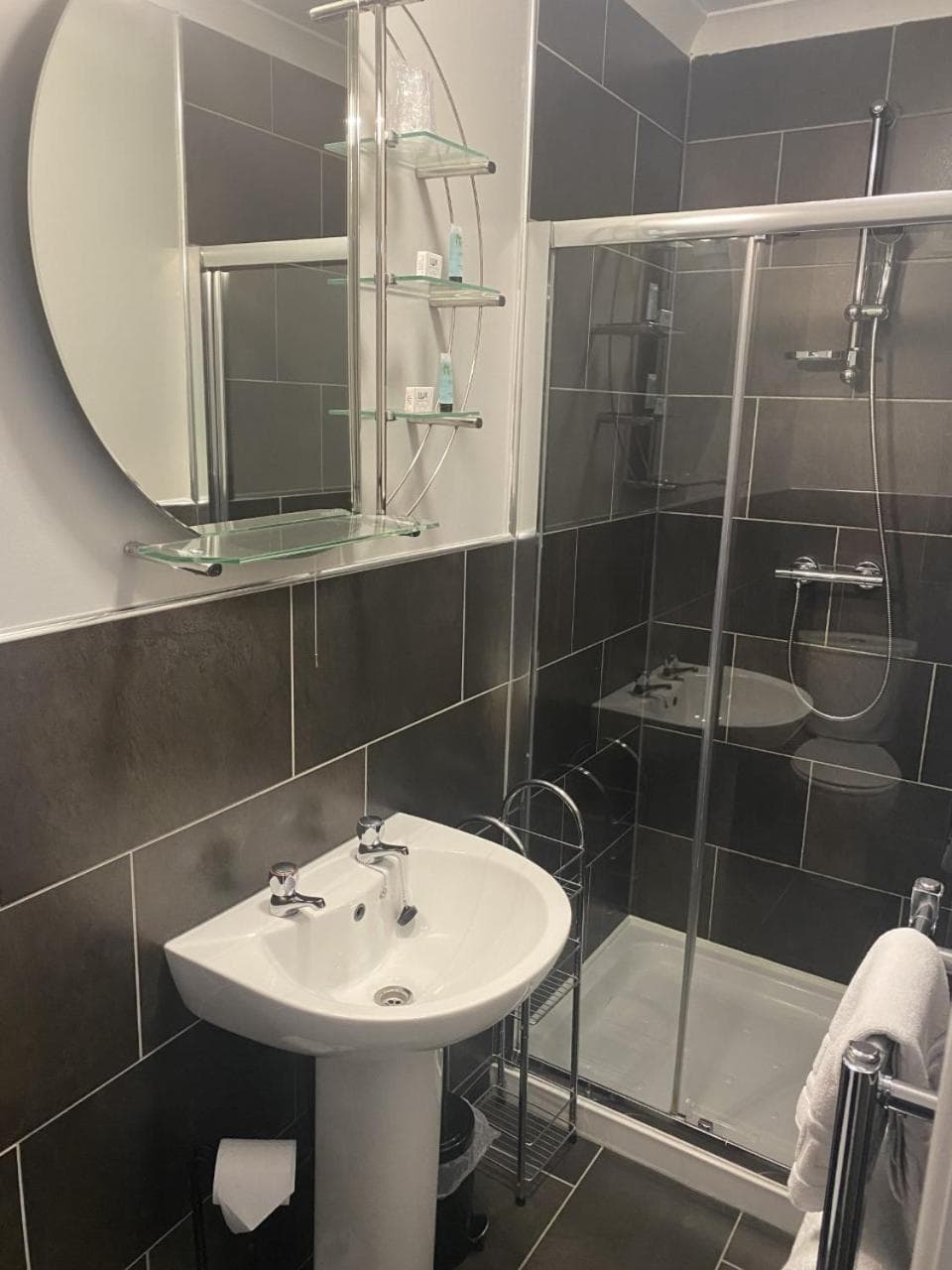 Jeffersons Hotel & Serviced Apartments, Barrow in Furness, photo 2