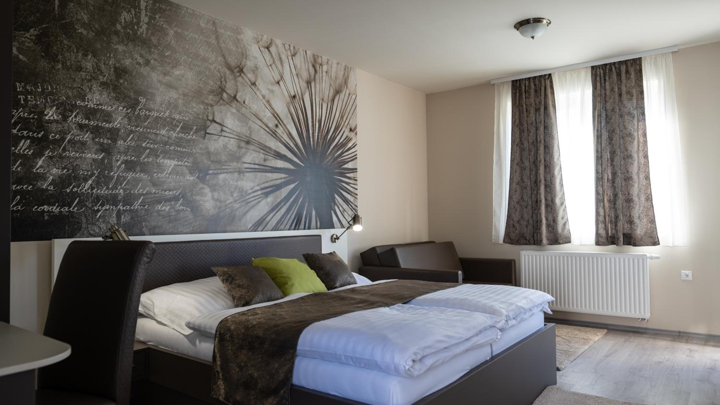 Főnix Apartman, Lenti