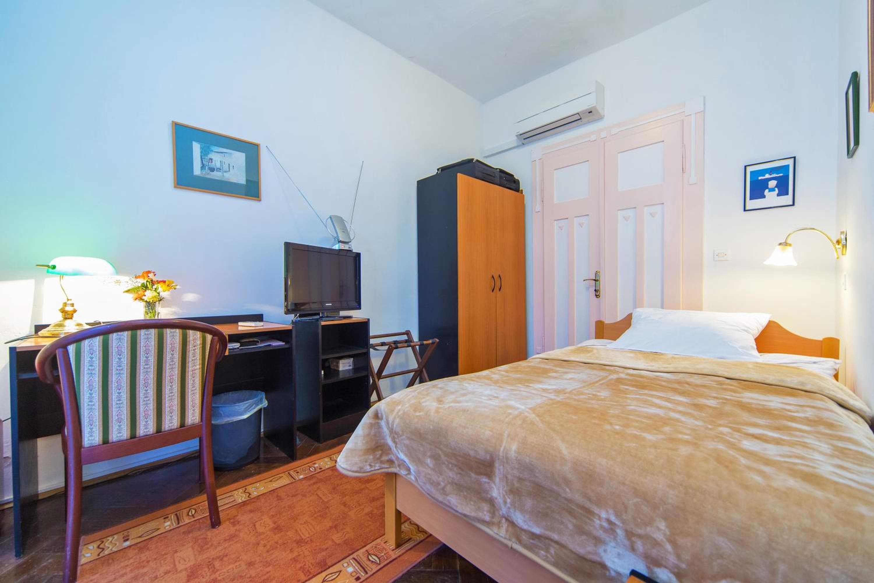 15 min from Dubai Marina & JBR beach Studio apartment AZURE BINGHATTI JVC, Dubai, photo 3