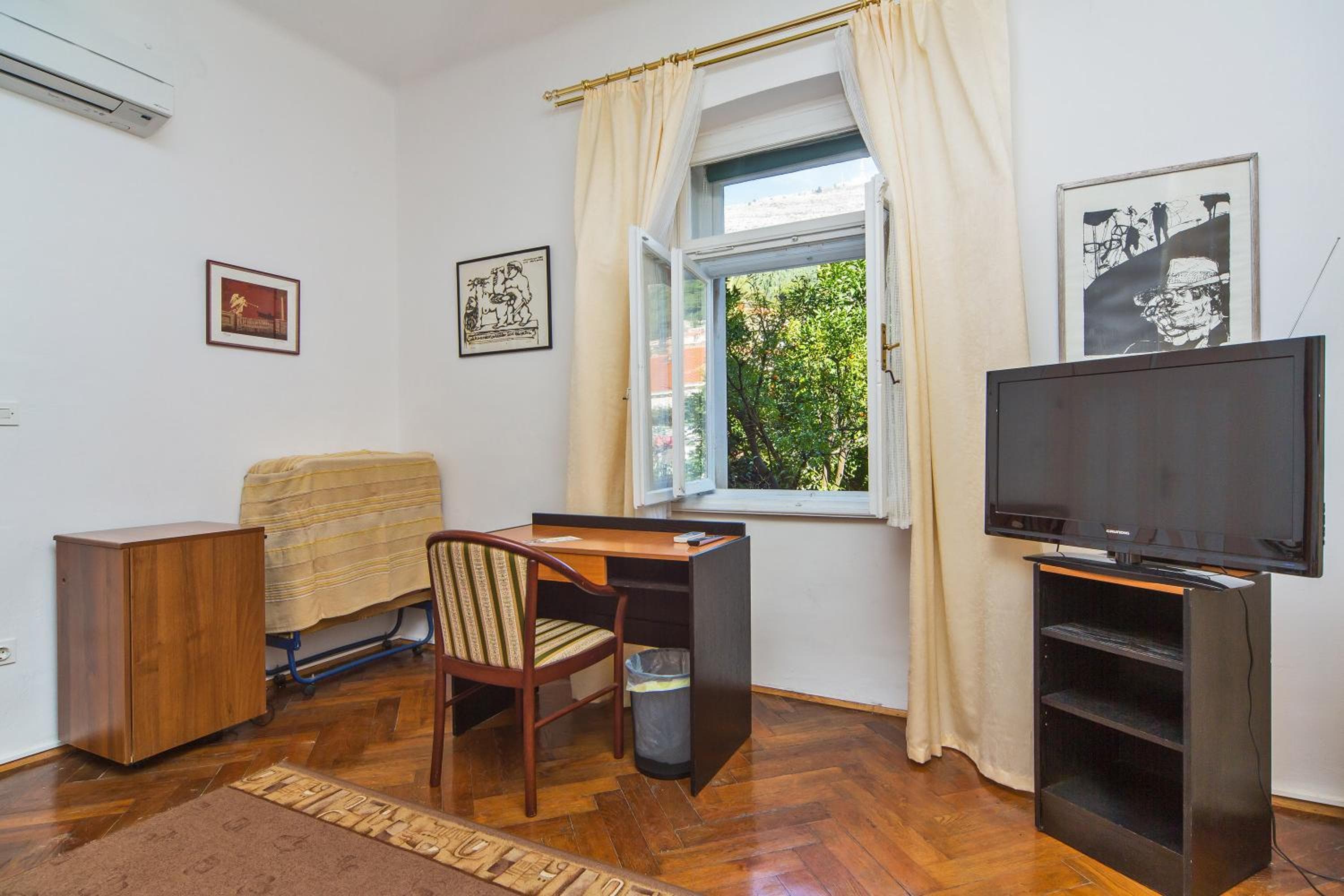 15 min from Dubai Marina & JBR beach Studio apartment AZURE BINGHATTI JVC, Dubai, photo 2