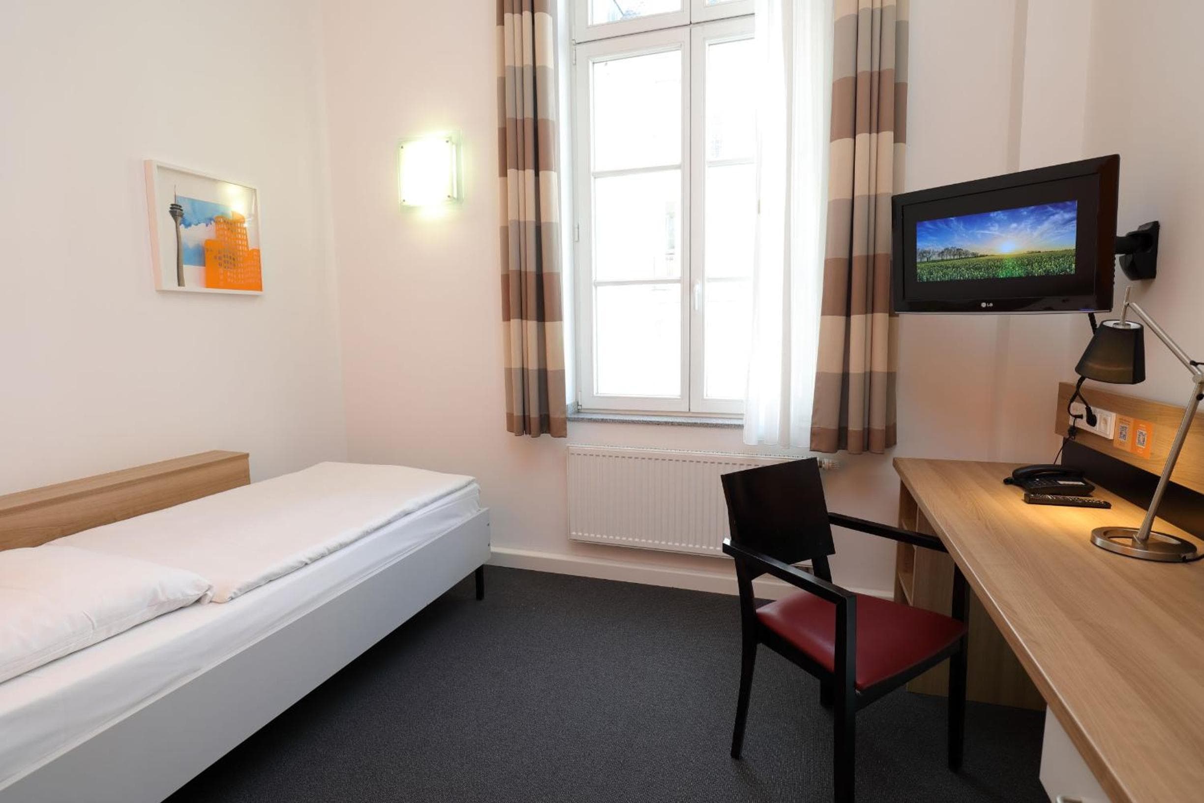Townhouse Düsseldorf, Düsseldorf, photo 6