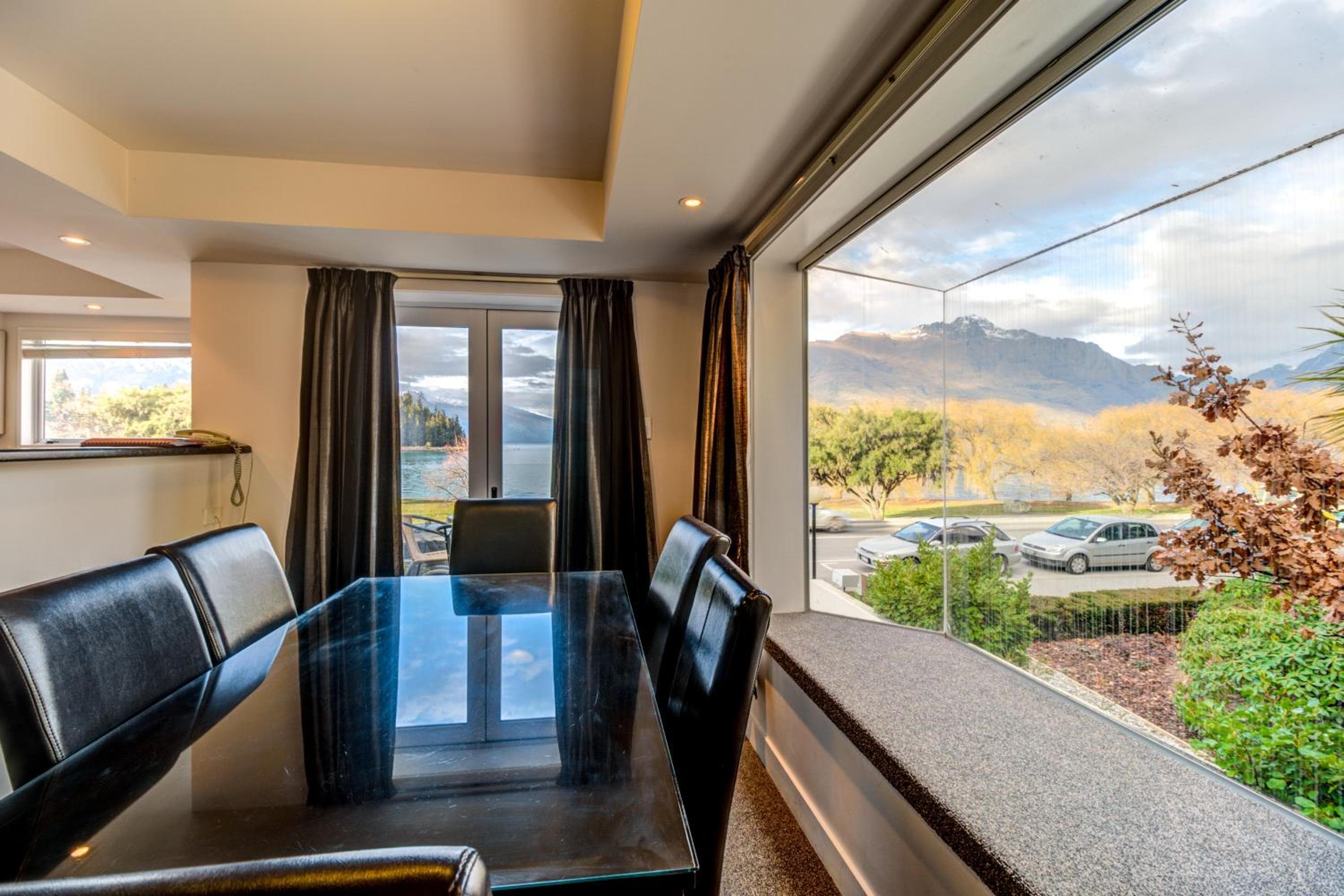 Lakefront Apartments,18 LAKE ESPLANADE ROAD, Queenstown, photo 6