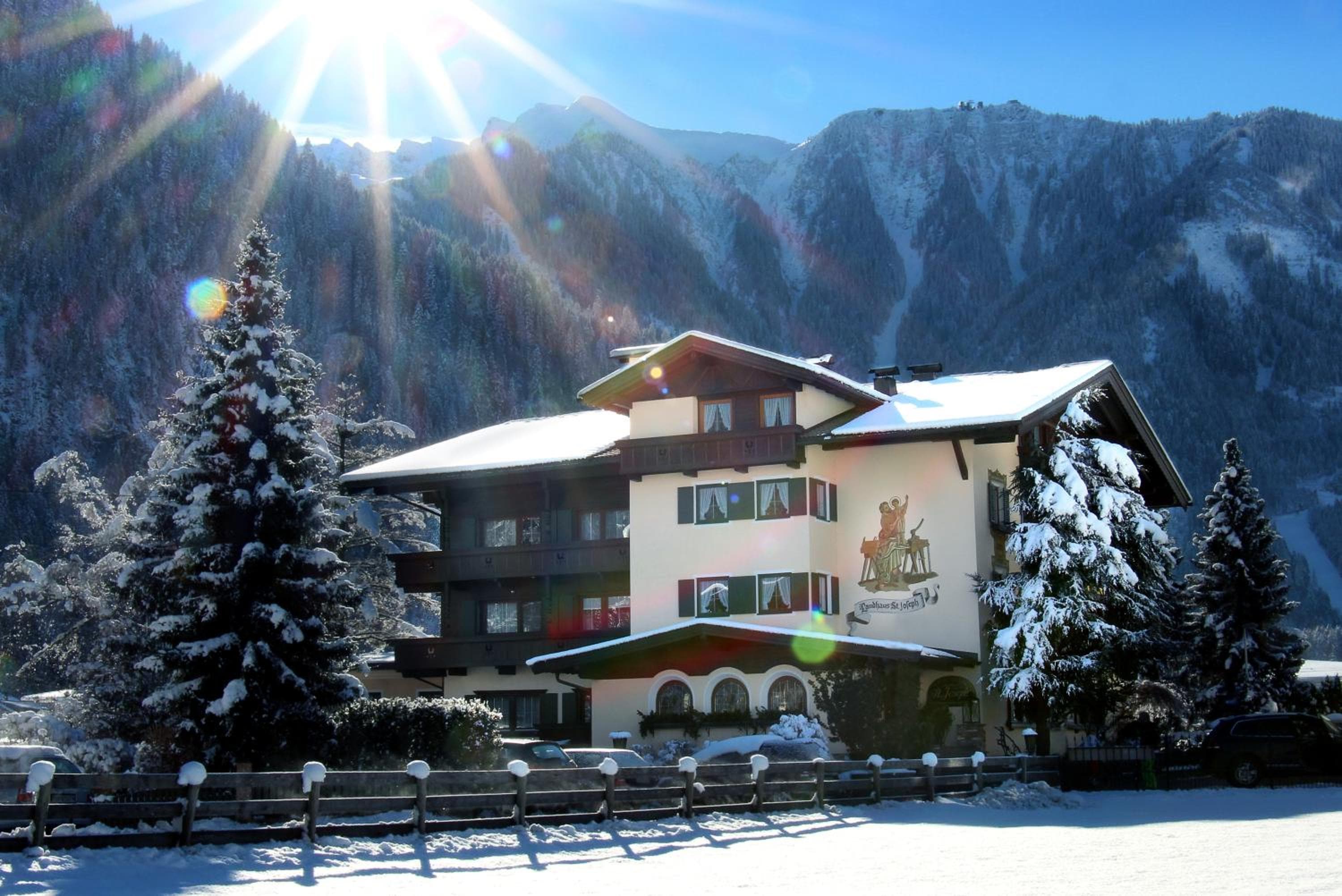Aparthotel Landhaus St. Joseph (Indoor Pool), Mayrhofen