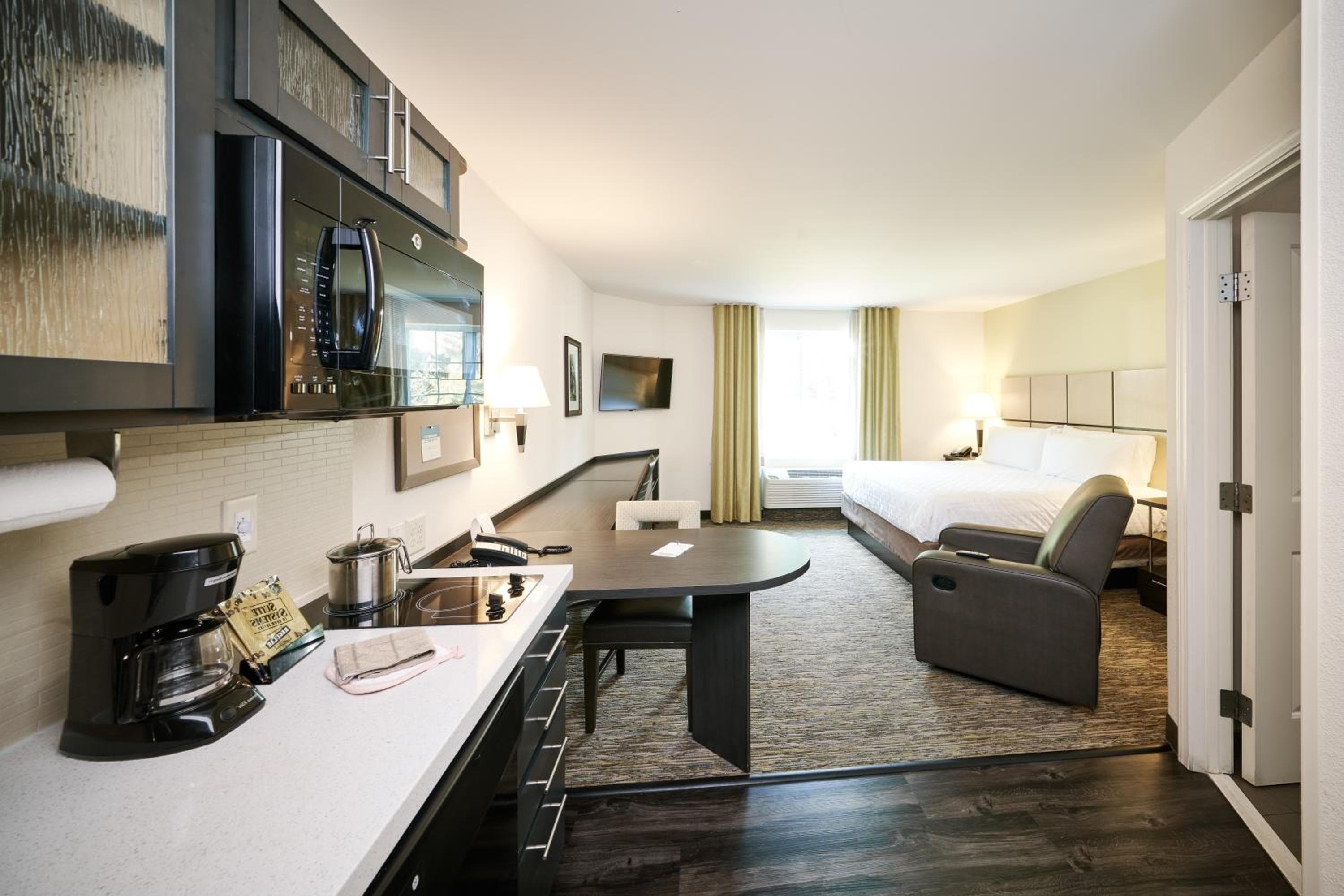 Candlewood Suites Columbus-Northeast by IHG, Columbus, photo 3