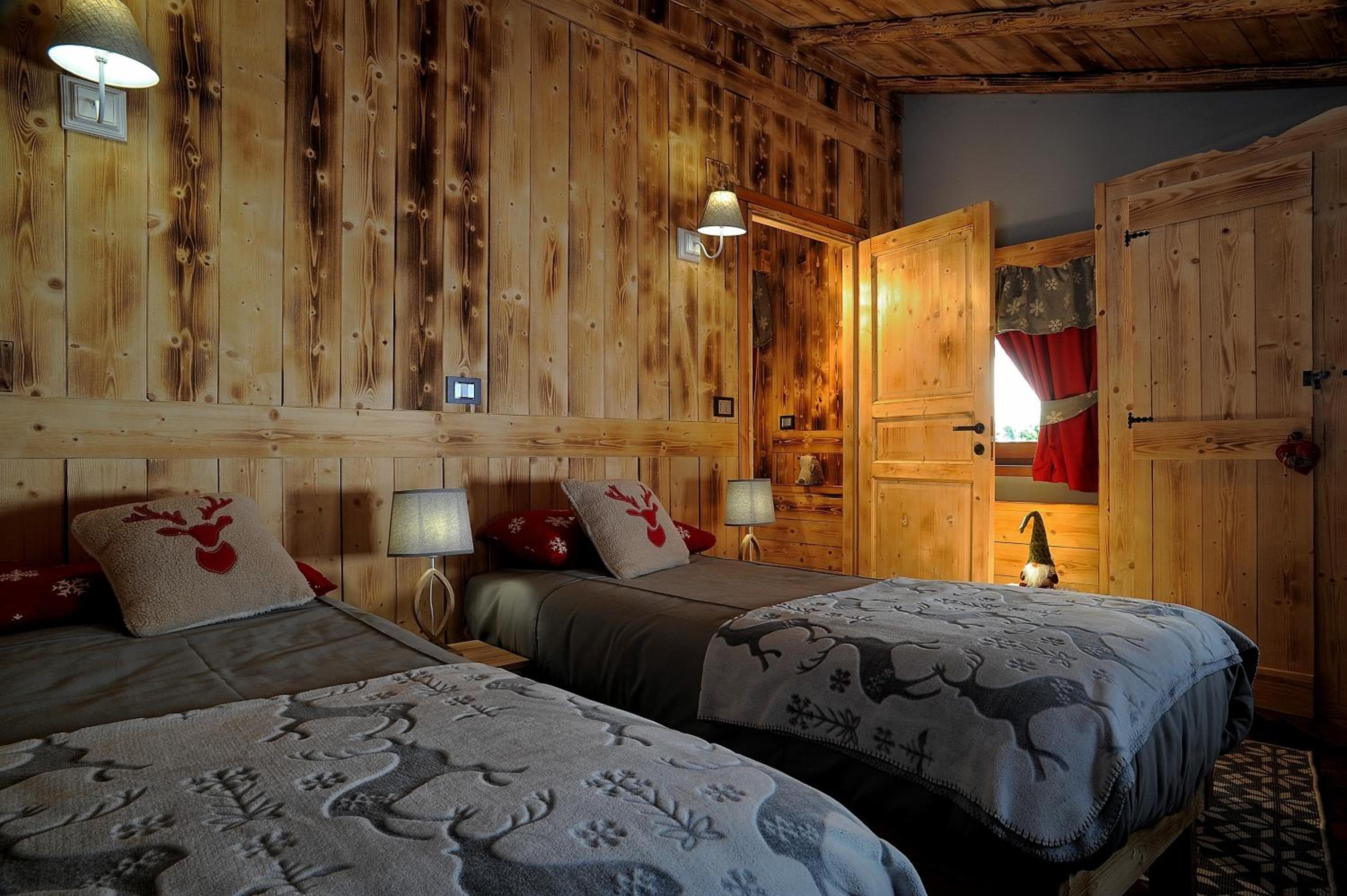 Aparthotel Foyer d'antan SUITE con caminetto hammam o vasca idromassaggio, Brusson, photo 5