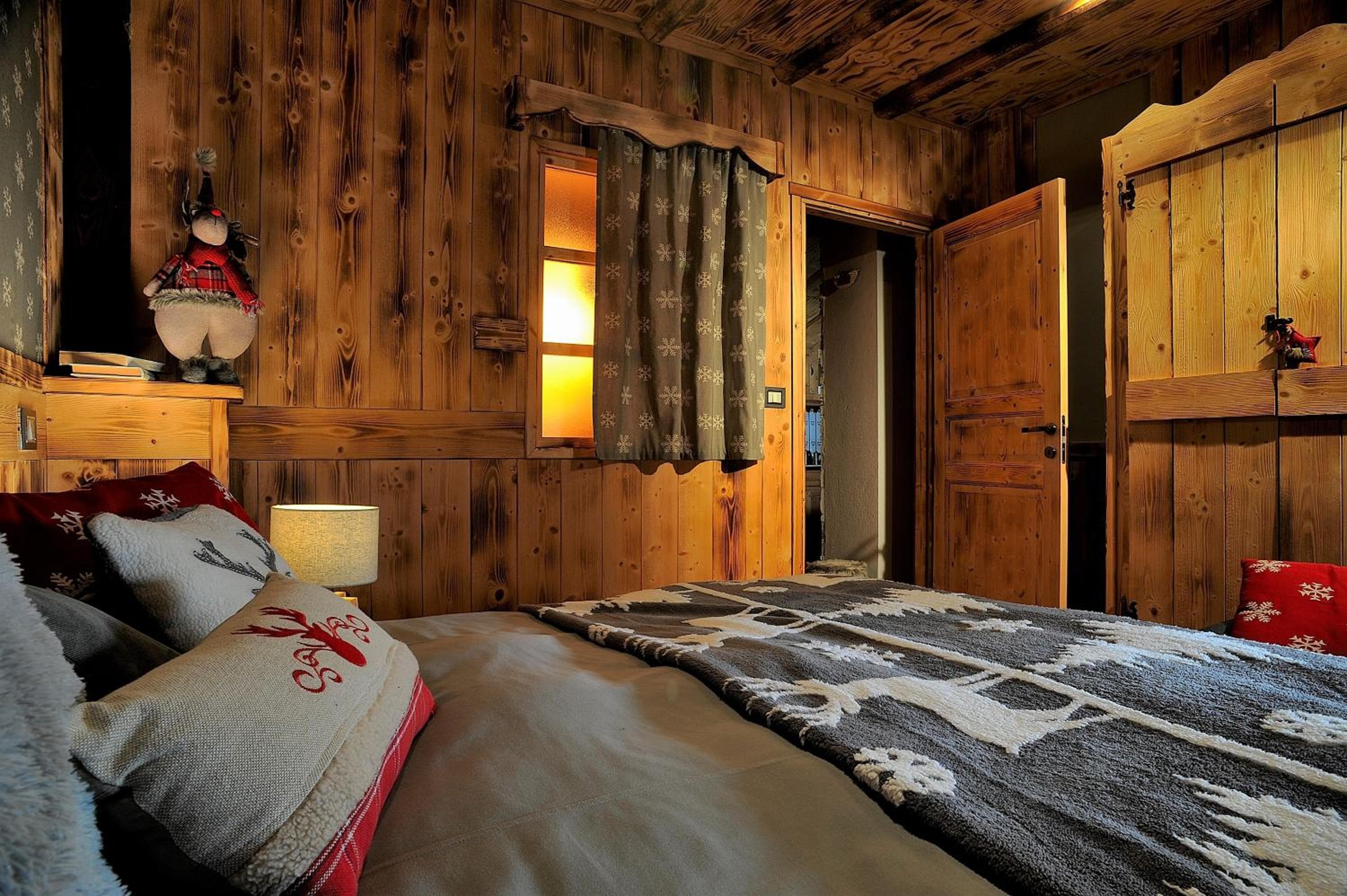 Aparthotel Foyer d'antan SUITE con caminetto hammam o vasca idromassaggio, Brusson, photo 4