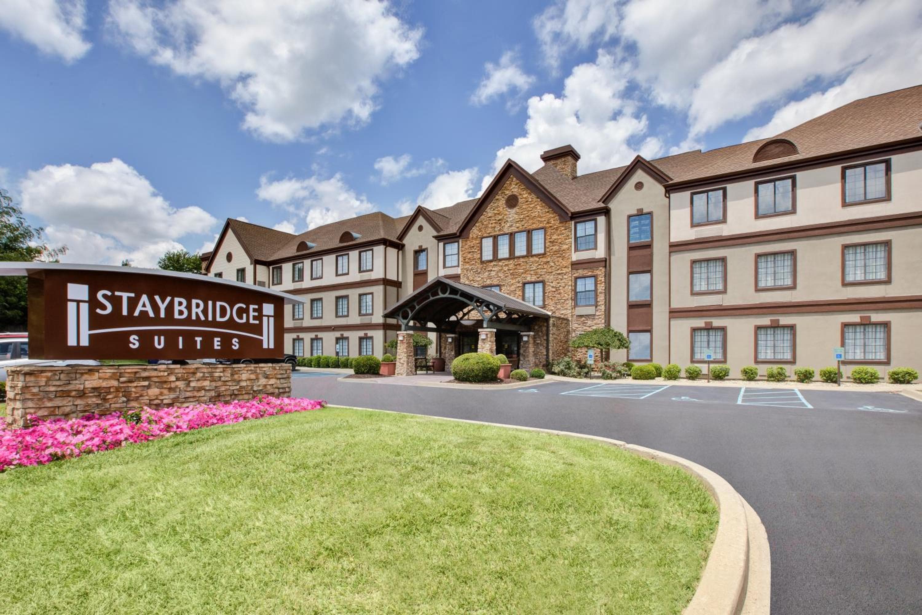 Staybridge Suites Louisville - East by IHG, Louisville
