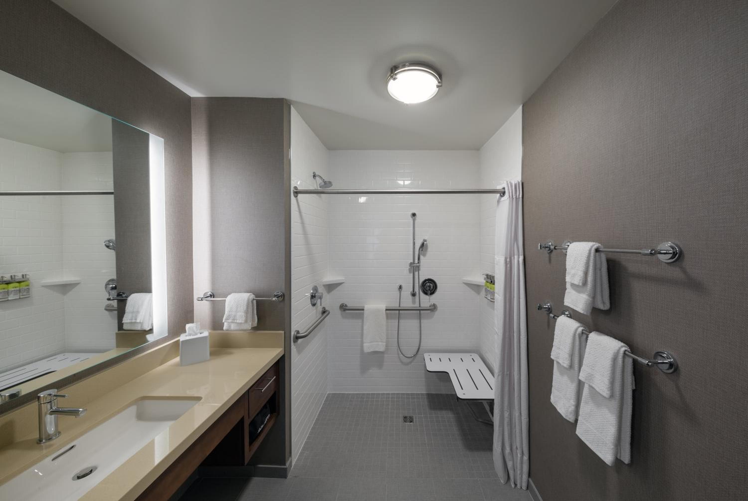 Staybridge Suites - Phoenix – Biltmore Area by IHG, Phoenix, photo 3
