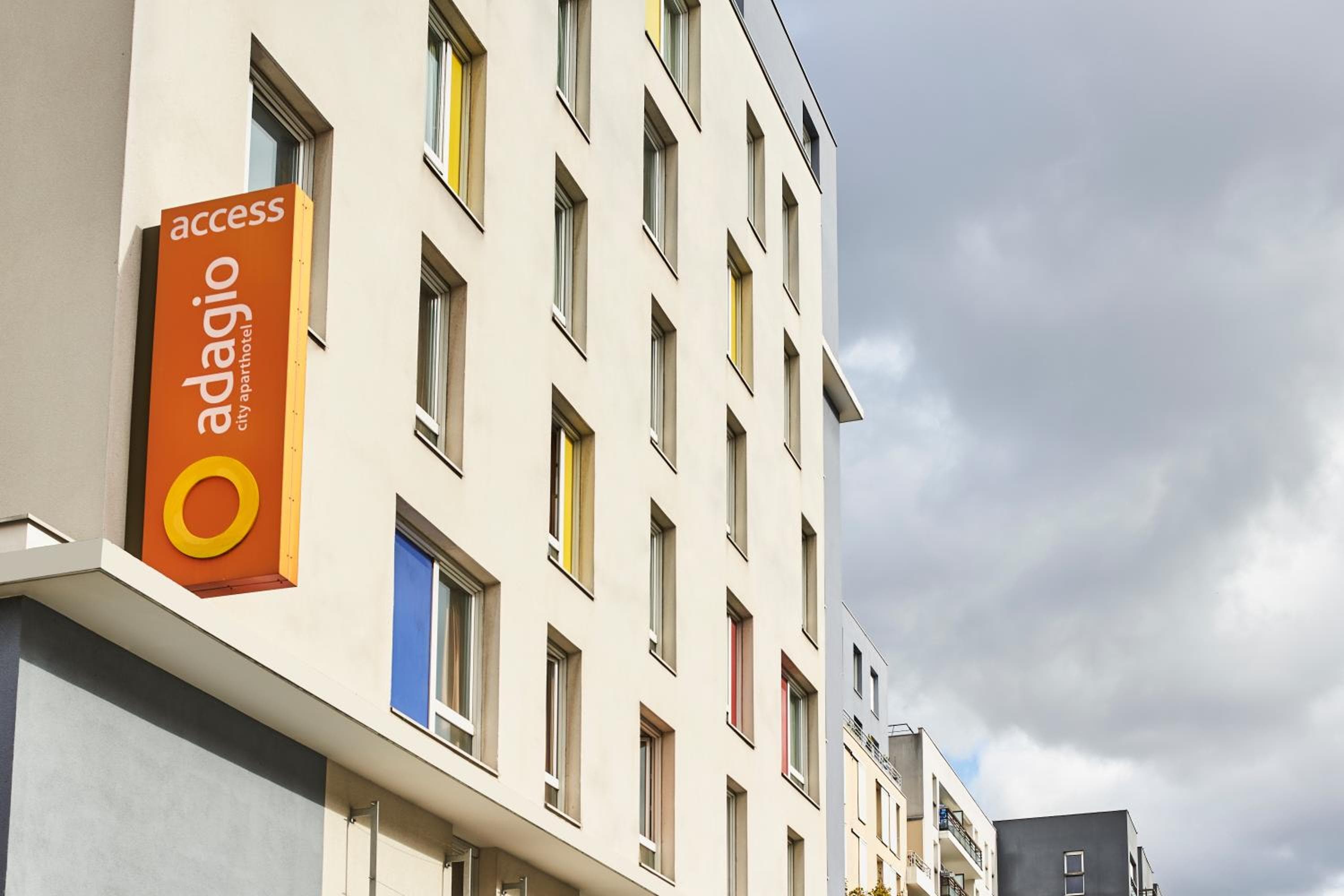 Building at Aparthotel Adagio Access Paris Saint-Denis Pleyel