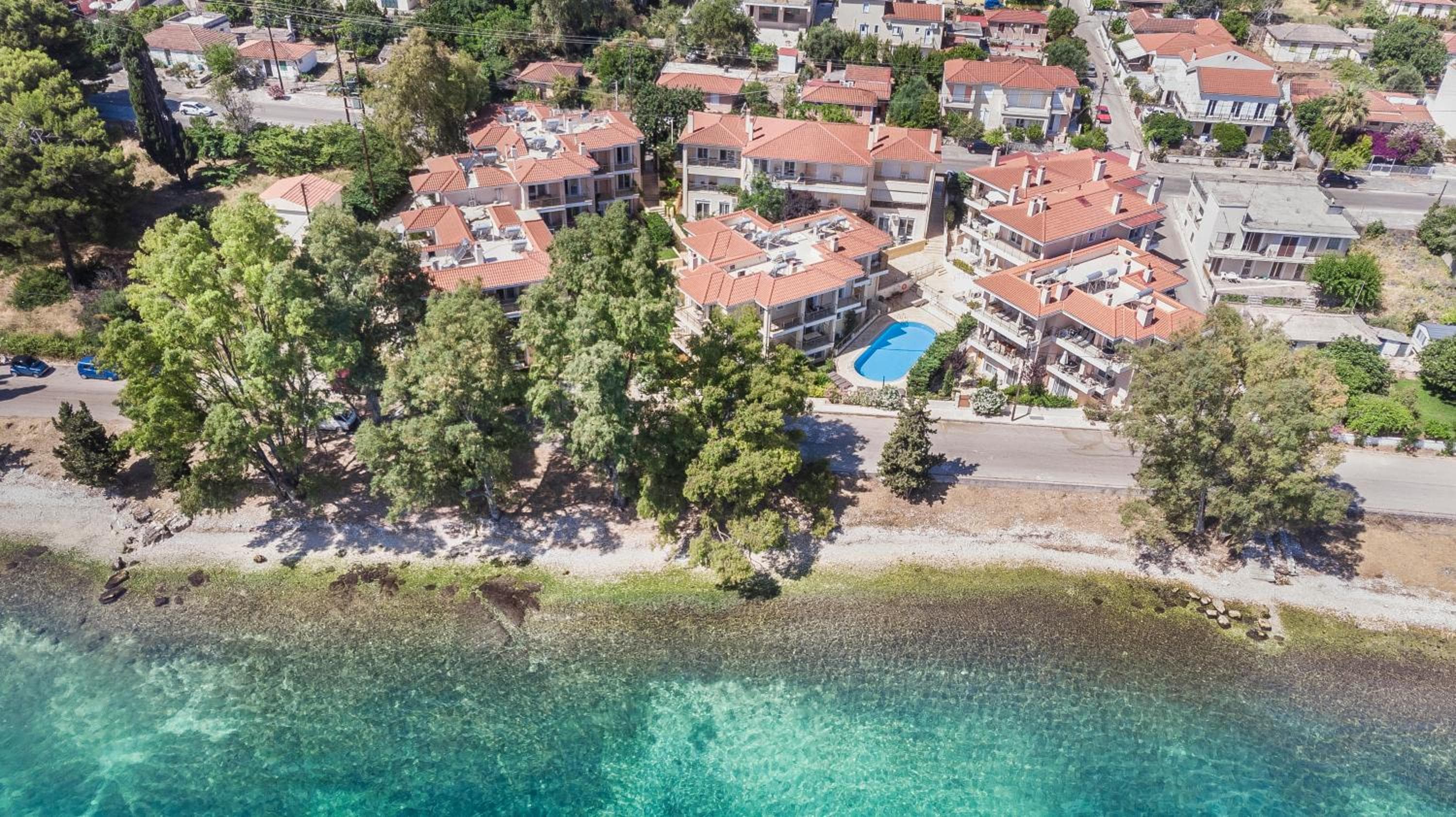Meliti Waterfront Suites, Karavomylos