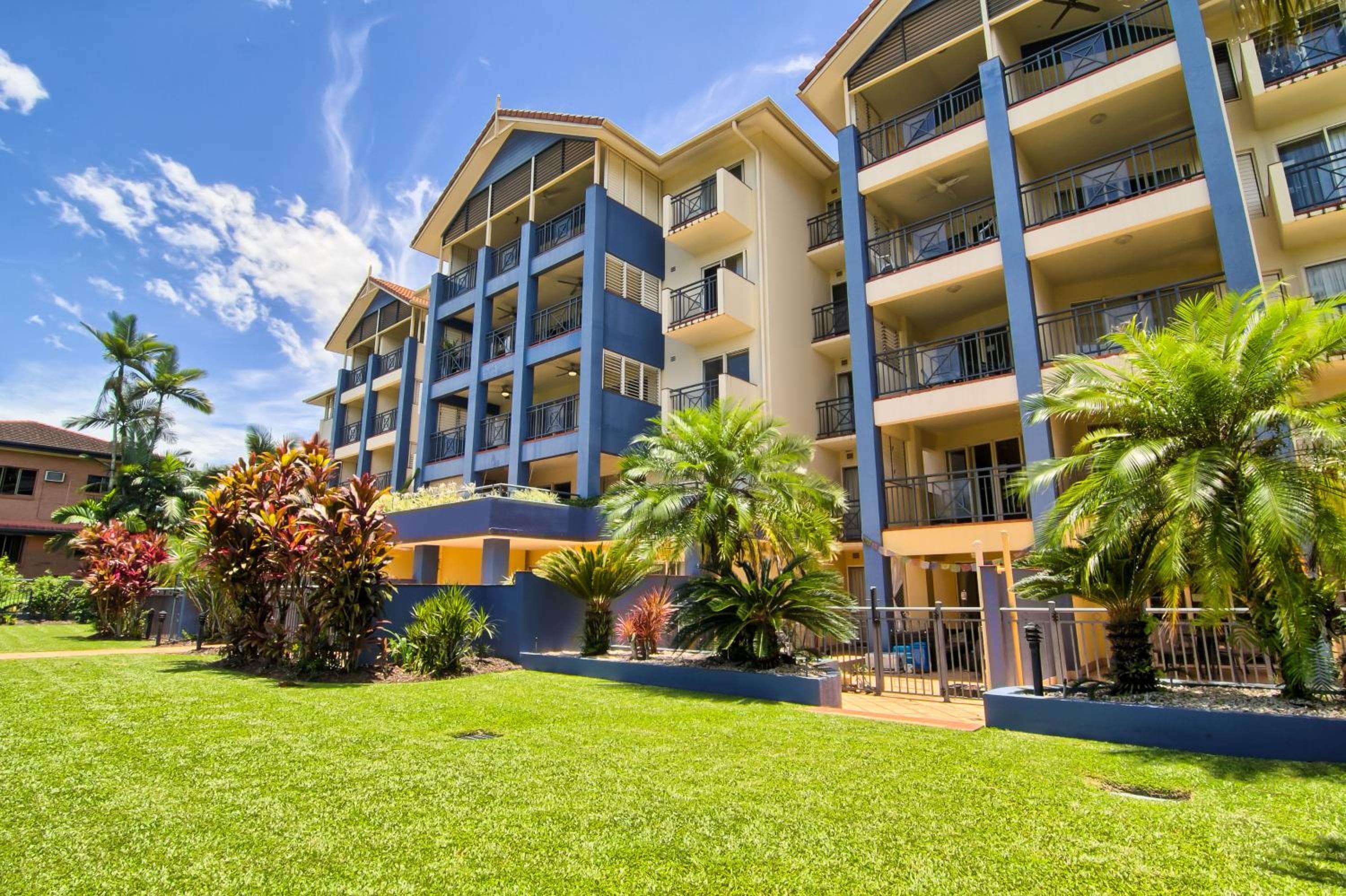 North Cove Waterfront Suites, Cairns