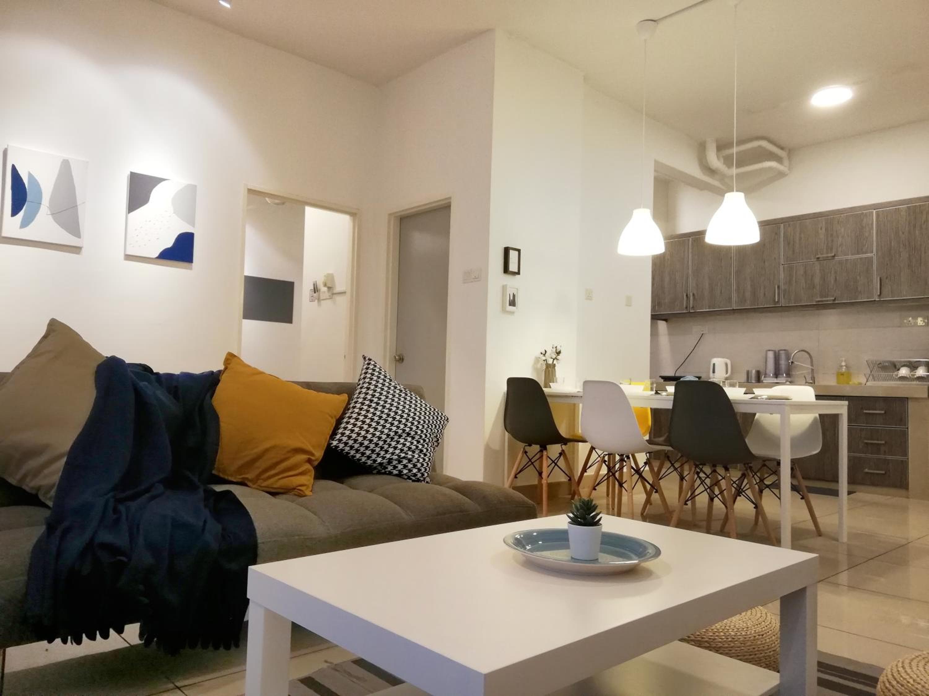 Subang City Residence, 8-9 pax with Balcony, Walking Distance to Summit, 5min to Sunway, Subang Jaya, photo 6