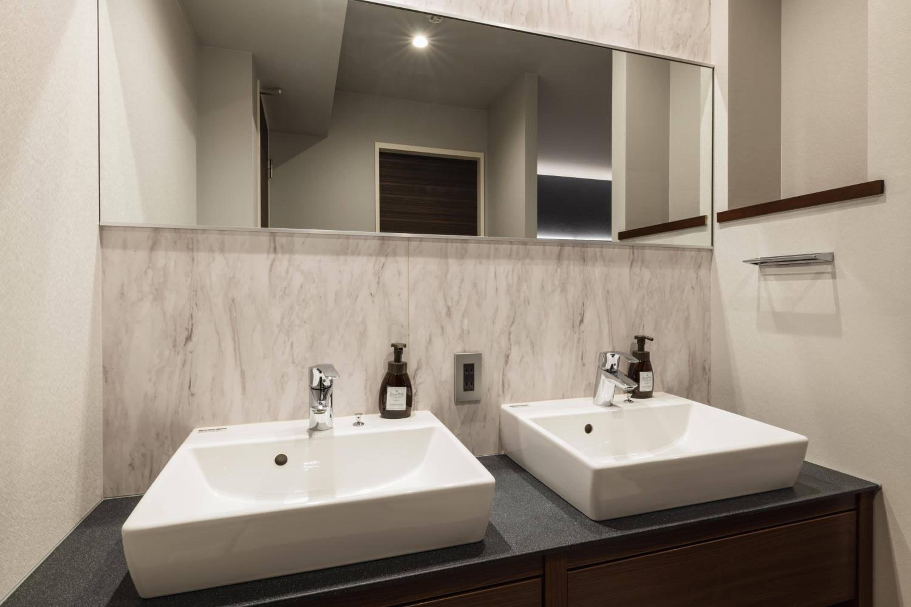 GRAND BASE Hakata Premium, Fukuoka, photo 2