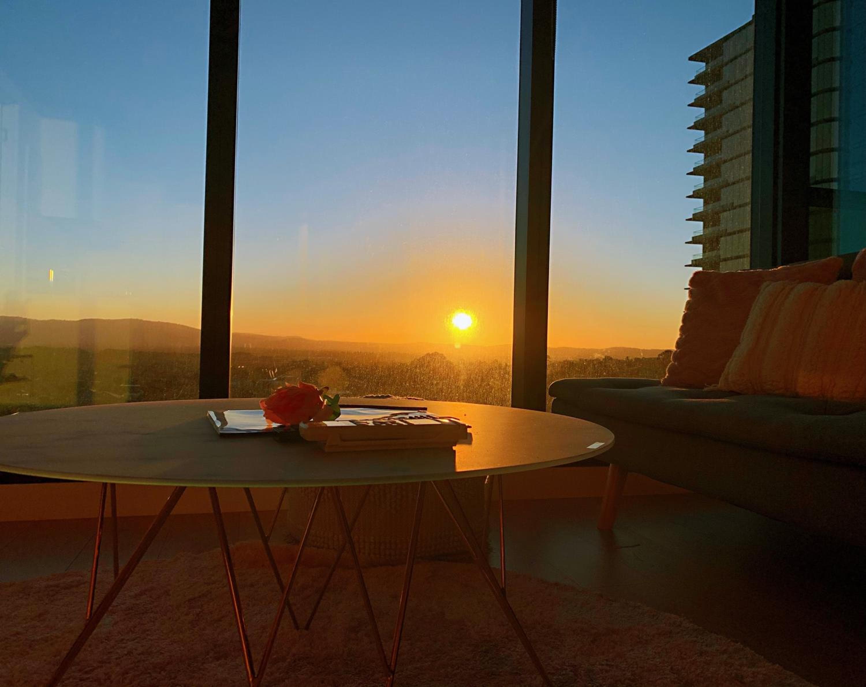 SkyGarden Luxury Condo The Glen by Live Local, Glen Waverley, photo 2