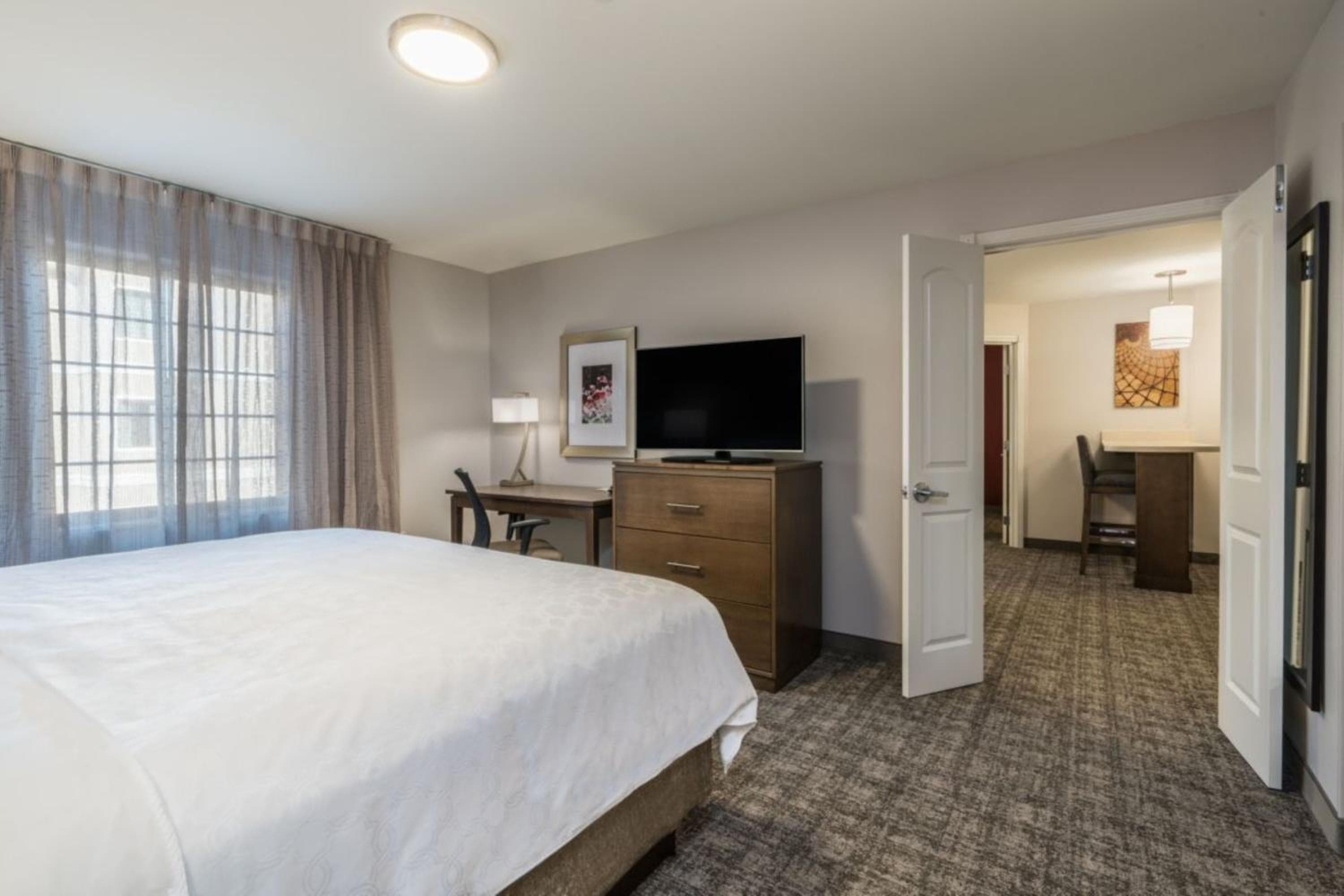 Staybridge Suites Bismarck by IHG, Bismarck, photo 2