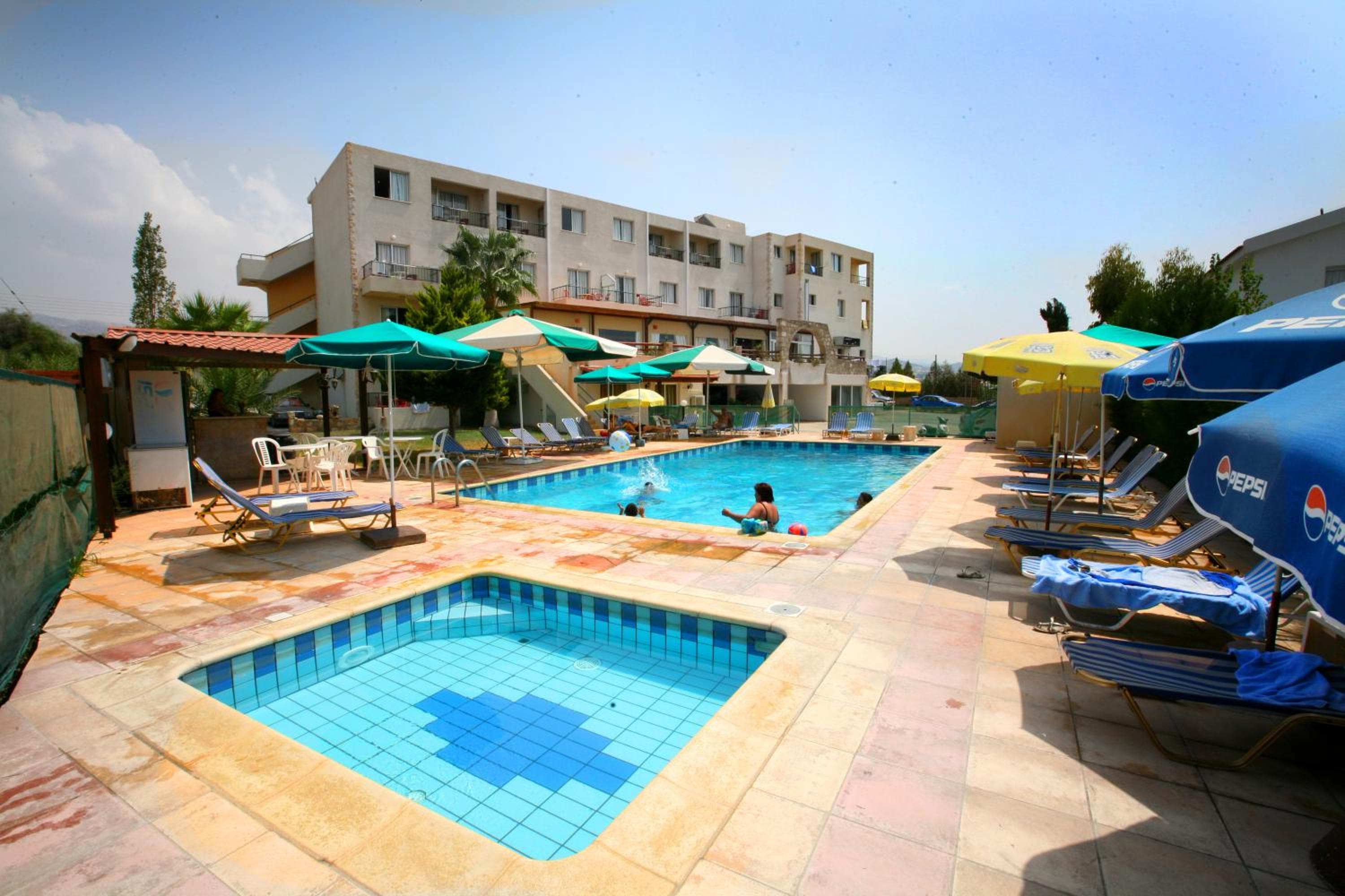 Petsas Apartments, Coral Bay
